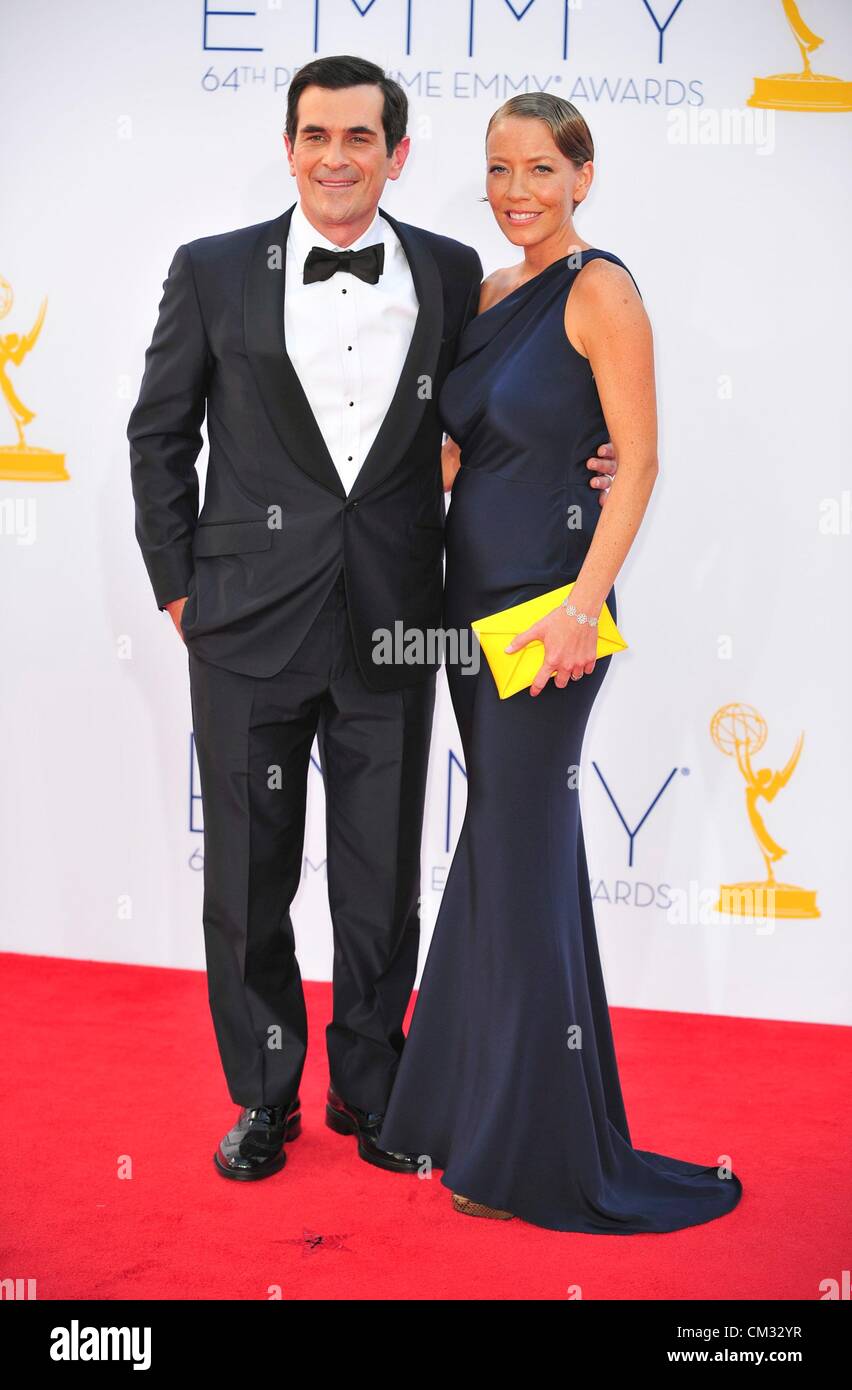 Ty Burrel Holly Burrell arrivals64th Primetime Emmy Awards - Ankünfte Teil 2 Nokia Theatre L.A. LIVE Los Angeles CA September Stockfoto