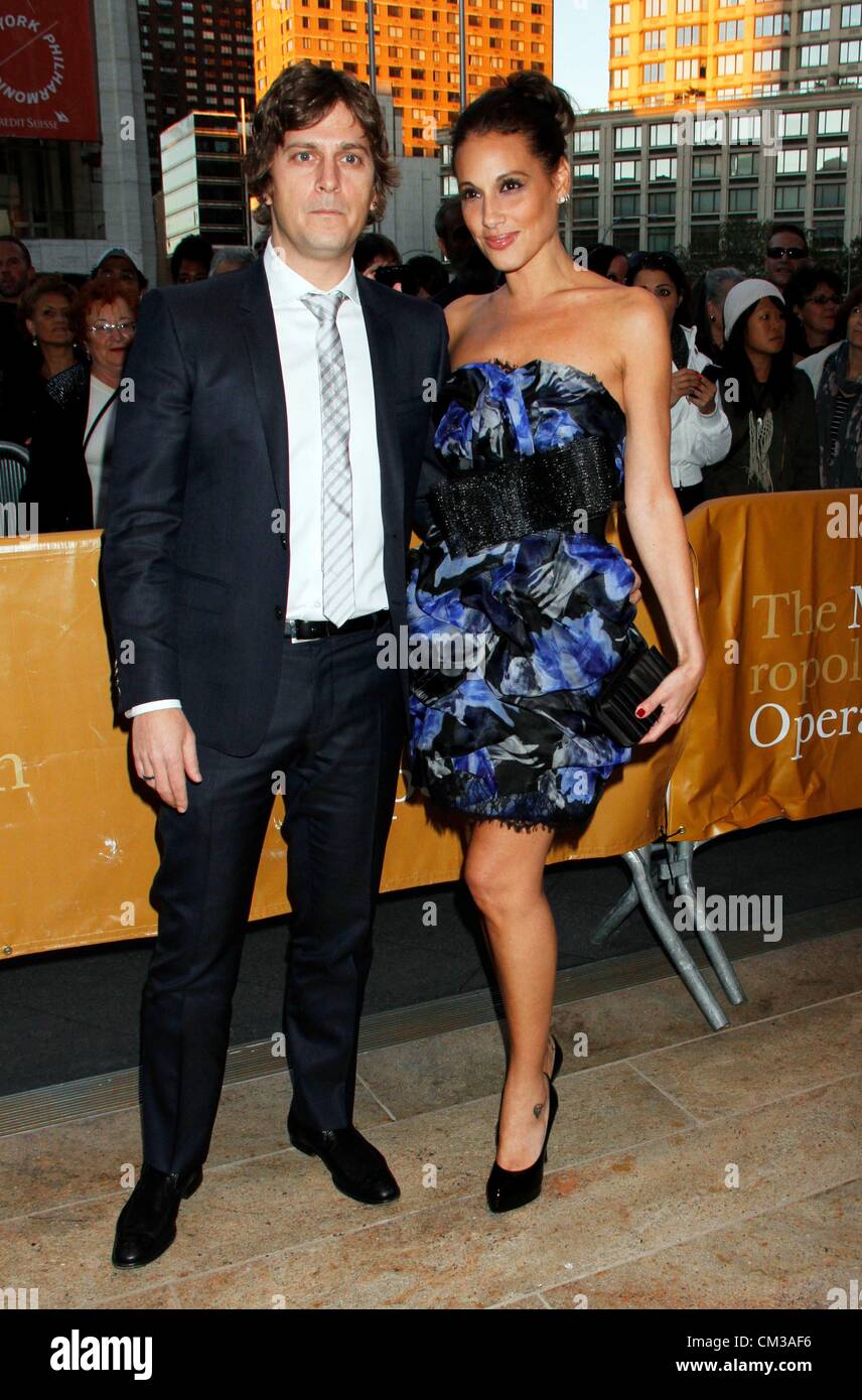 Rob Thomas Frau Marisol Ankünfte 2012 Metropolitan Opera Opening Night Gala - Donizetti L'Elisir d ' Amore Lincoln Center neu Stockfoto