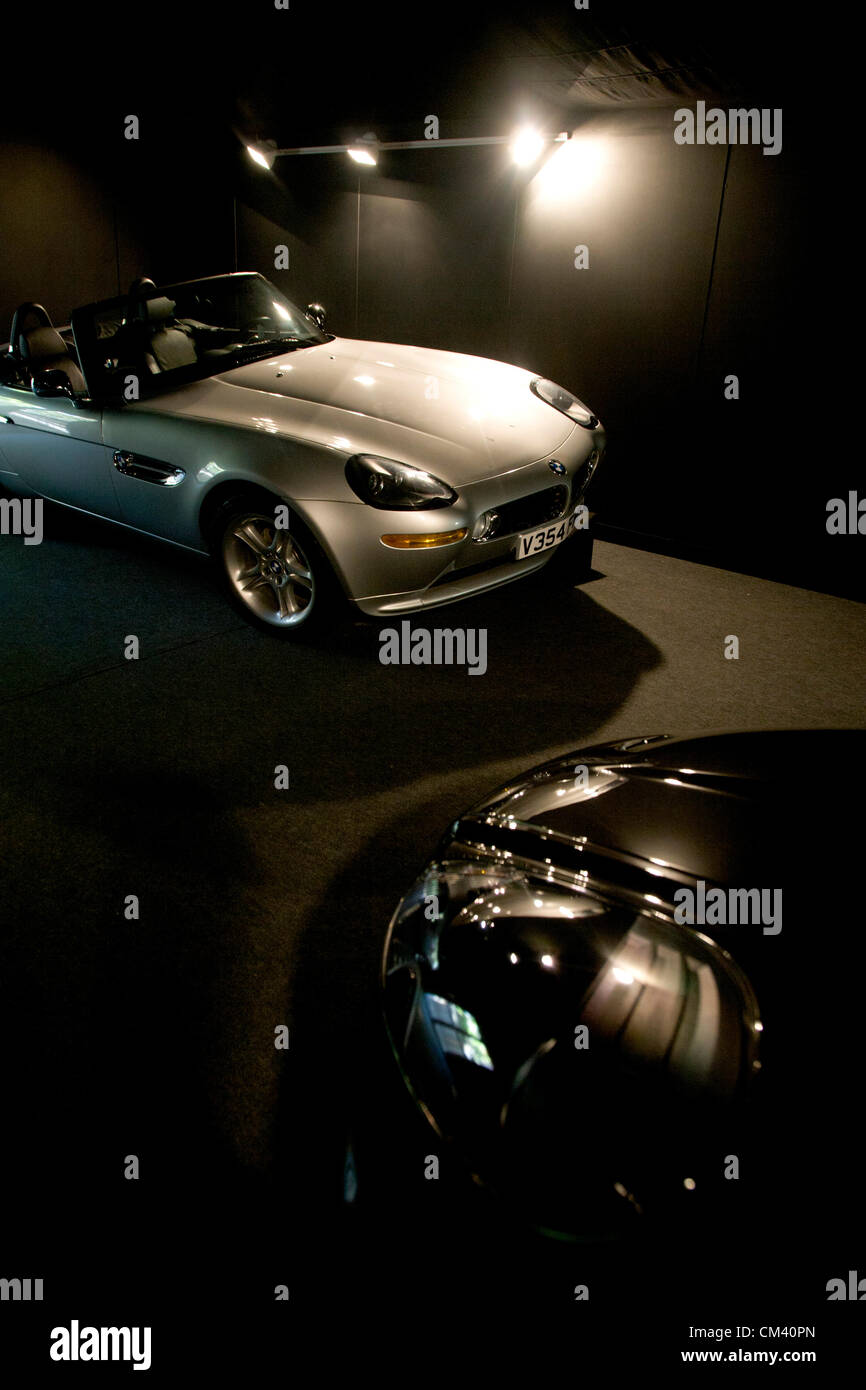 29. September 2012. London UK. Christies halten eine Auktion von James Bond Erinnerungsstücken anlässlich des 50. Jubiläum der Bond-Filme am 5. Oktober. Der Erlös aus der Versteigerung kommt gemeinnützige Stiftungen zugute. Ein BMW-Auto vorgestellt, in dem James-Bond-Film GoldenEye Stockfoto