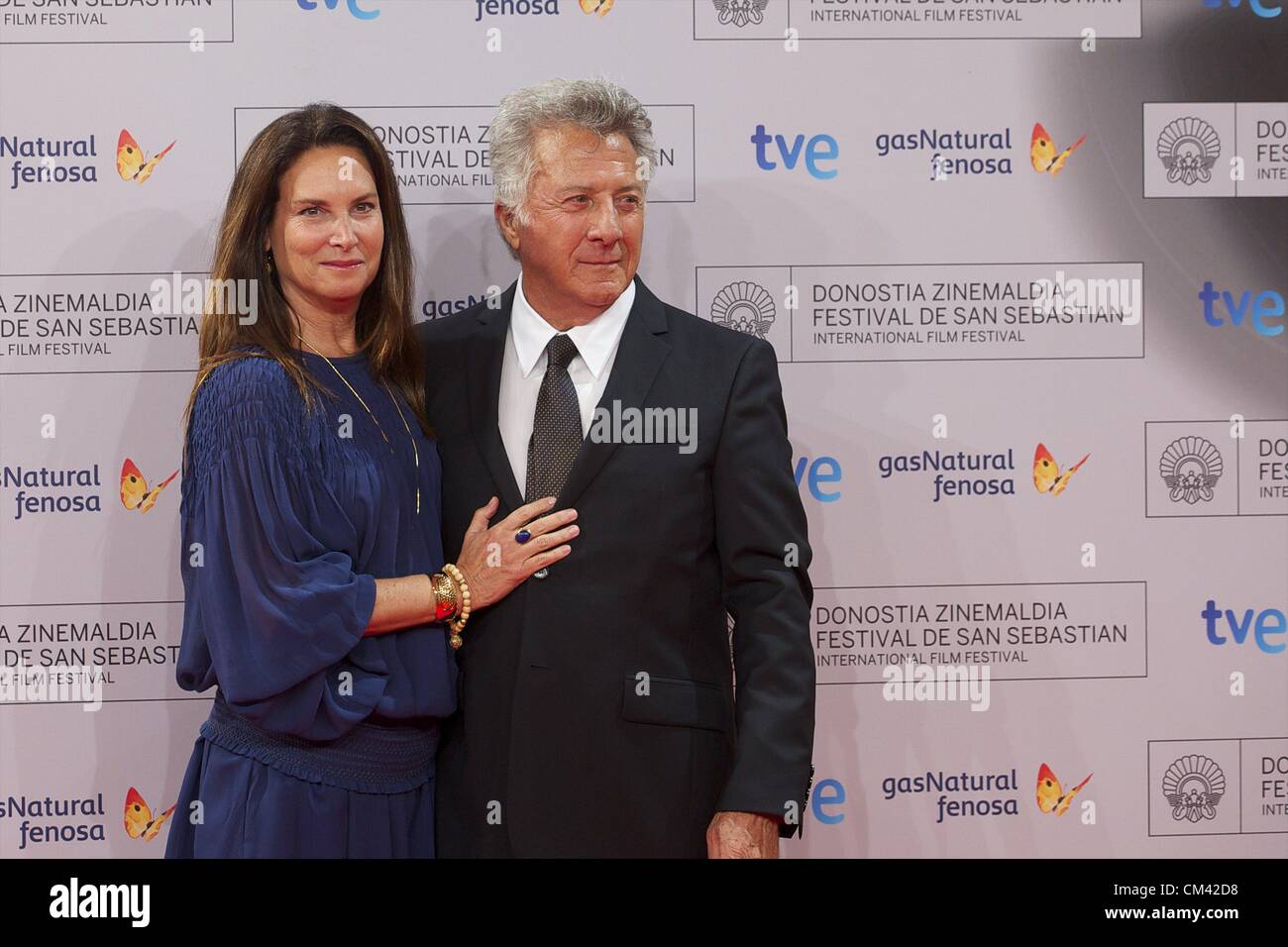 29. September 2012 - besuchen Sie San Sebastian, Baskenland, Spanien - Schauspieler Dustin Hoffman und Frau Anne Byrne Hoffman die besondere Donosti Lifetime Achievement Award Gala des 60. San Sebastian International Film Festival im Kursaal Palace während am 29. September 2012 in San Sebastian, Spanien. (Bild Kredit: Jack Abuin/ZUMAPRESS.com ©) Stockfoto