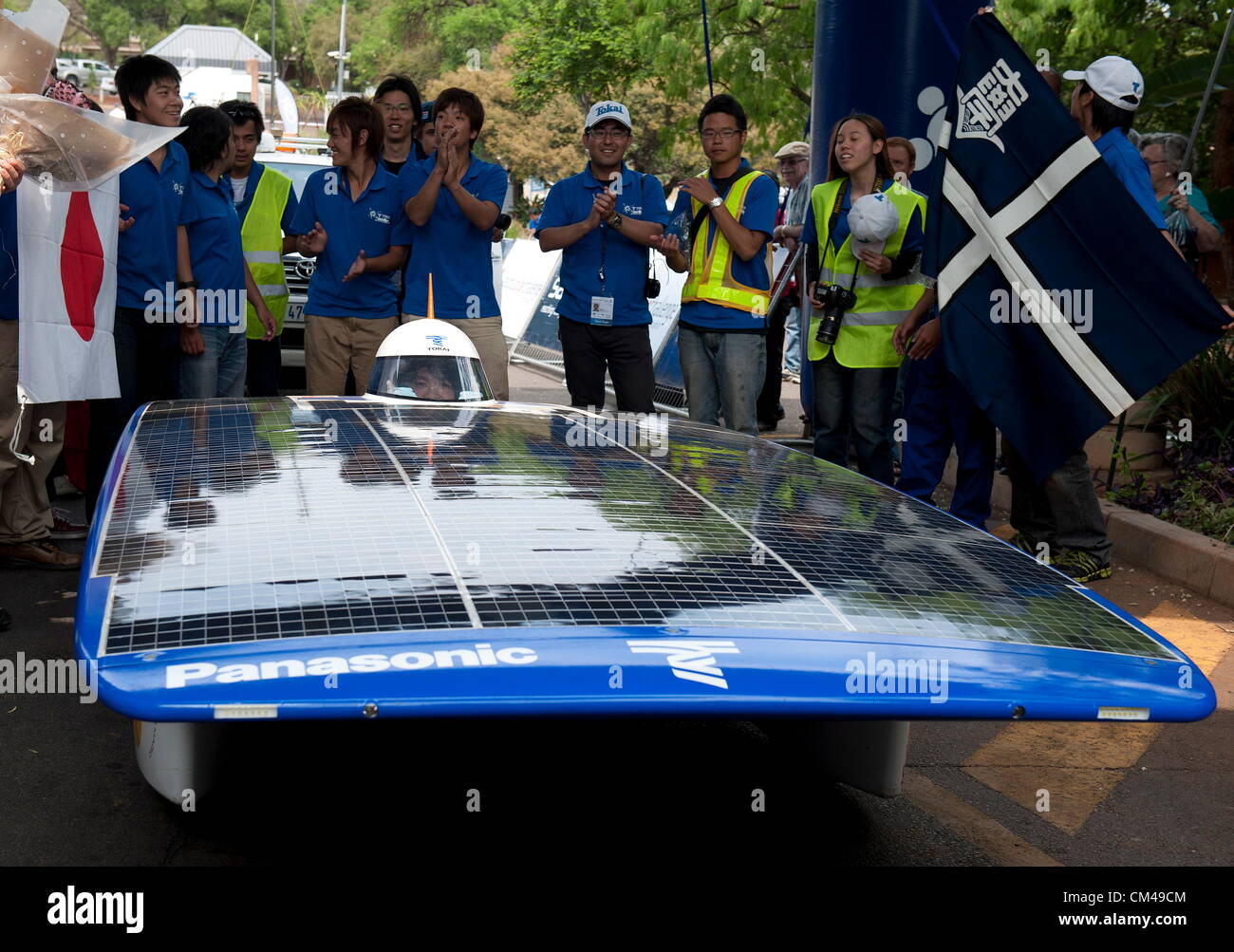 PRETORIA, Südafrika: die Endphase des 2012 Sasol Solar Challenge Rennens am 28. September 2012 in Pretoria, Südafrika. Mehrere Teams aus der ganzen Welt konkurrierten in der epischen 5400KM-Langstrecken-Rennen über einen 11-Tage-Zeitraum. (Foto von Gallo Images / Foto24 / Brendan Croft) Stockfoto PRETORIA, Südafrika: die Endphase des 2012 Sasol Solar Challenge Rennens am 28. September 2012 in Pretoria, Südafrika. Mehrere Teams aus der ganzen Welt konkurrierten in der epischen 5400KM-Langstrecken-Rennen über einen 11-Tage-Zeitraum. (Foto von Gallo Images / Foto24 / Brendan Croft) Stockfoto