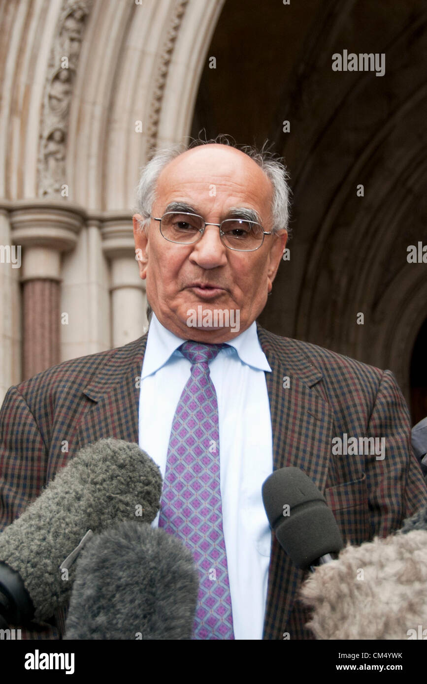 London, UK. 10.05.12. Ashfaq Ahmad, Vater von Babar Ahmad spricht nach herauszufinden, seinen Sohn, seine letzte verloren hat Auslieferung Appell zu graben. Bildnachweis: Pete Maclaine / Alamy Live News Stockfoto