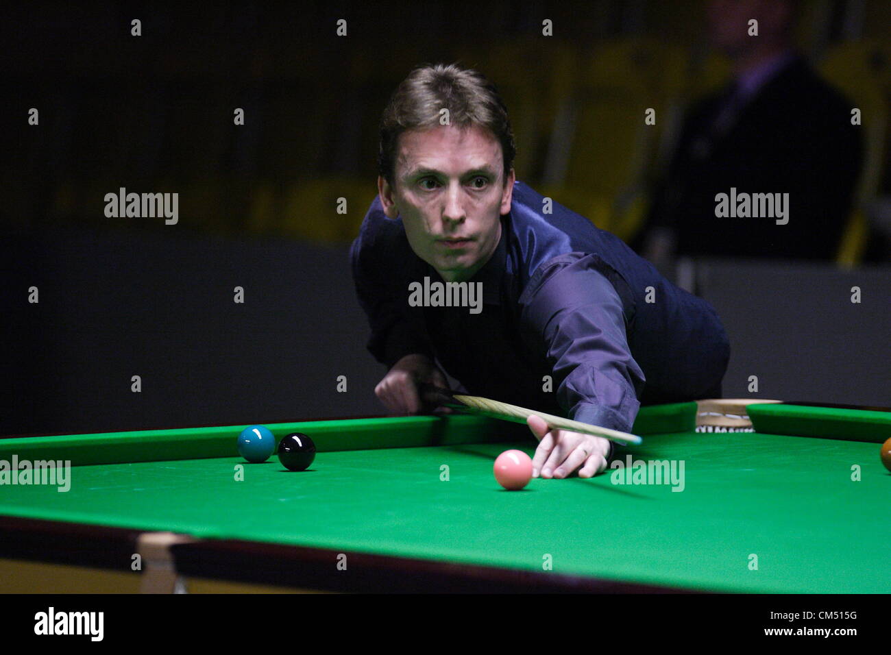 Gdynia, Polen 5. Oktober 2012 Snooker Spieler Tour Championship Gdynia Open 2012 einen Teil der European Tour Snooker. Ken Doherty schlägt den Ball während des Spiels gegen Rory McLeod Stockfoto