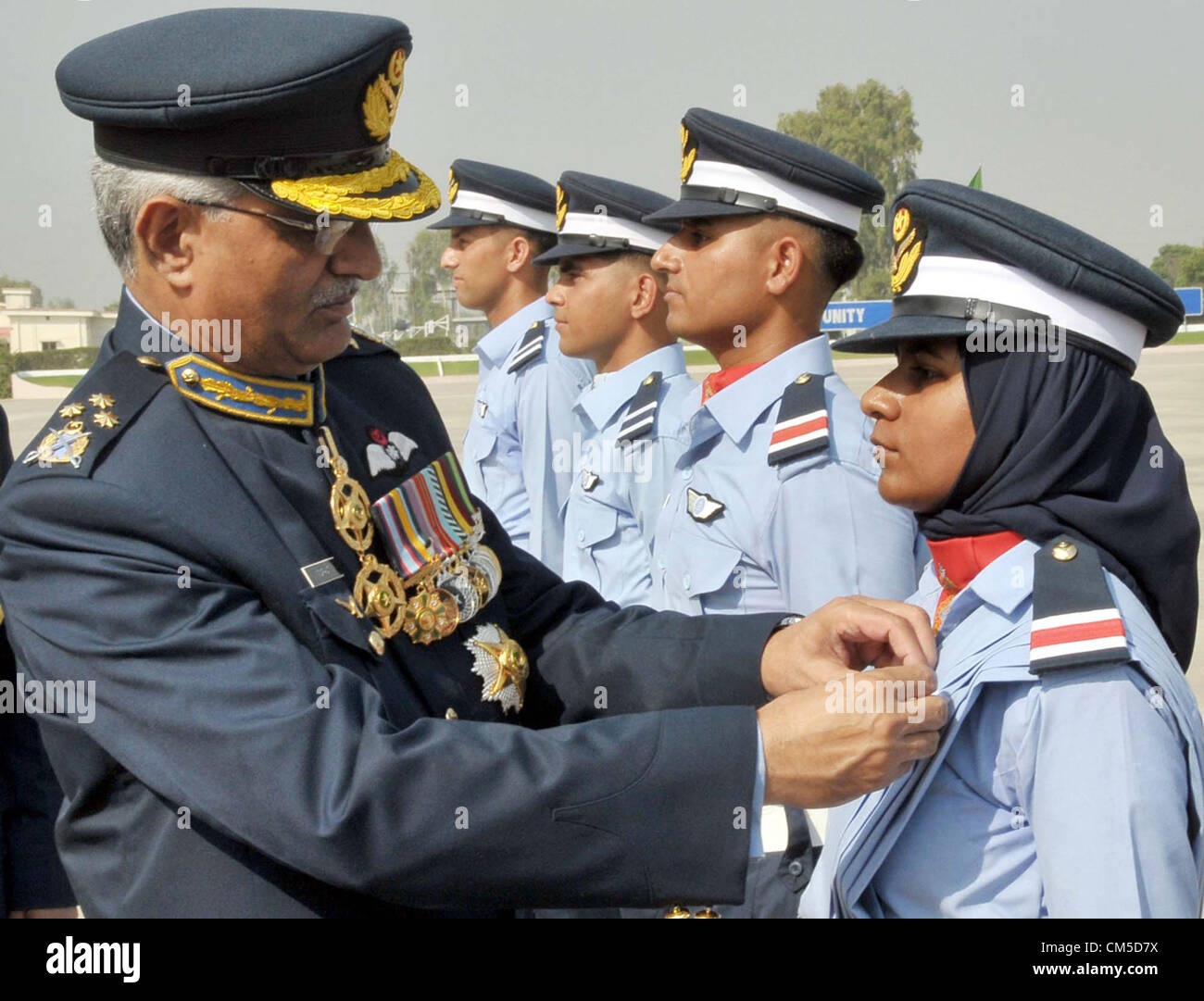 Pakistan air force chef des luftpersonals -Fotos und -Bildmaterial in ...