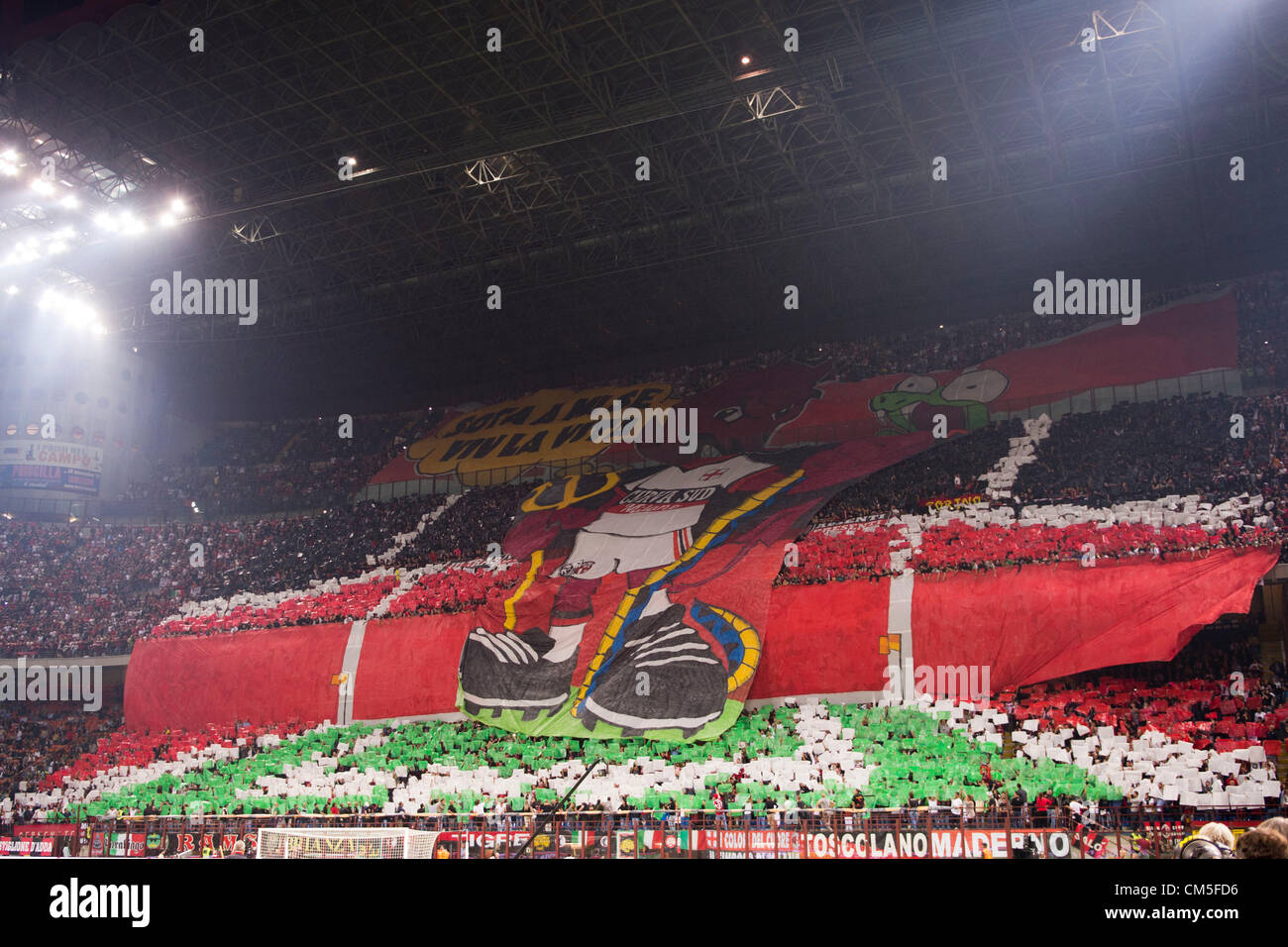 Milan-fans, 7. Oktober 2012 - Fußball / Fußball: italienische "Serie A" match zwischen AC Mailand 0-1 Inter im Giuseppe Meazza Stadium in Mailand, Italien. (Foto von Maurizio Borsari/AFLO) [0855] Stockfoto