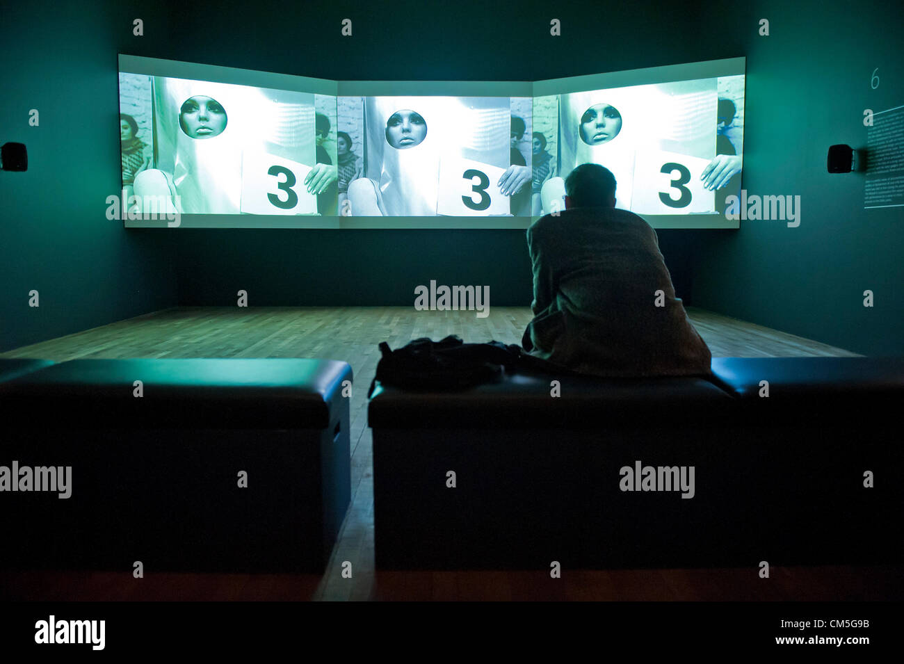 London, UK. 8. Oktober 2012. Tate Modern neue Ausstellung der Arbeiten von William Klein (Arbeit abgebildet) + Daido Moriyama (10. Oktober 2012 – 20. Januar 2013), mit der Arbeit von zwei berühmten lebenden Fotografen.  Tate Modern, London, uk, 8. Oktober 2012. Stockfoto