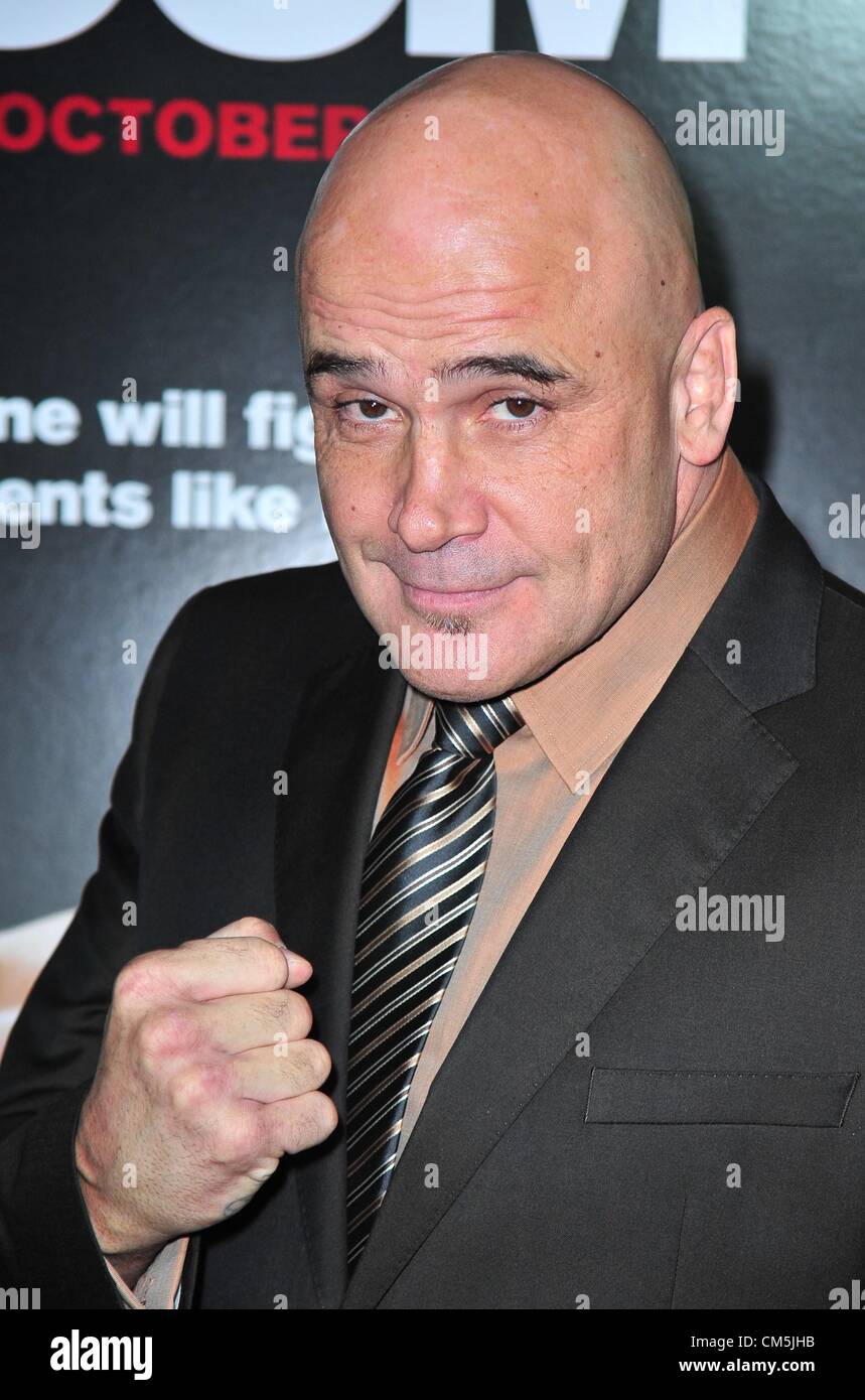 New York, USA. 9. Oktober 2012. Bas Rutten im Ankunftsbereich für hier ...