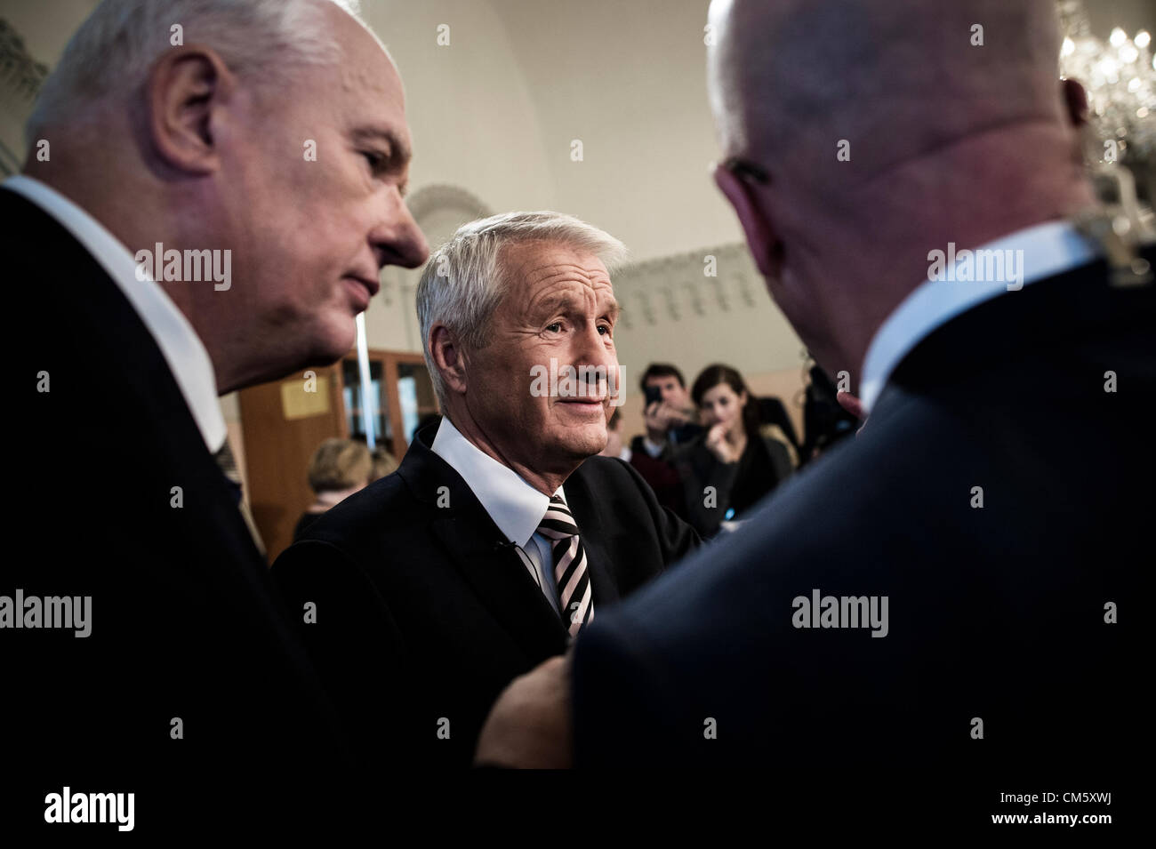 Oslo, Norwegen. 12. Oktober 2012. Norwegische Nobel Committee Chairman Thorbjoern Jagland verkünden, dass die EU (Europäische Union) gewinnt The Nobel Peace Prize 2012 Credit: © Alexander Widding / Alamy Live News Stockfoto