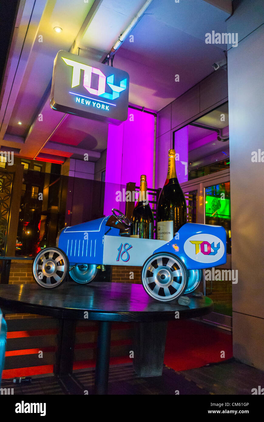 New York City, NY, USA, Wine & Food Festival, Meatpacking District, Toy Restaurant im Hotel Gansevoort Boutique Hotel, Manhattan, Chic, Beleuchtung, Schild, Alkohol New york Bar Stockfoto