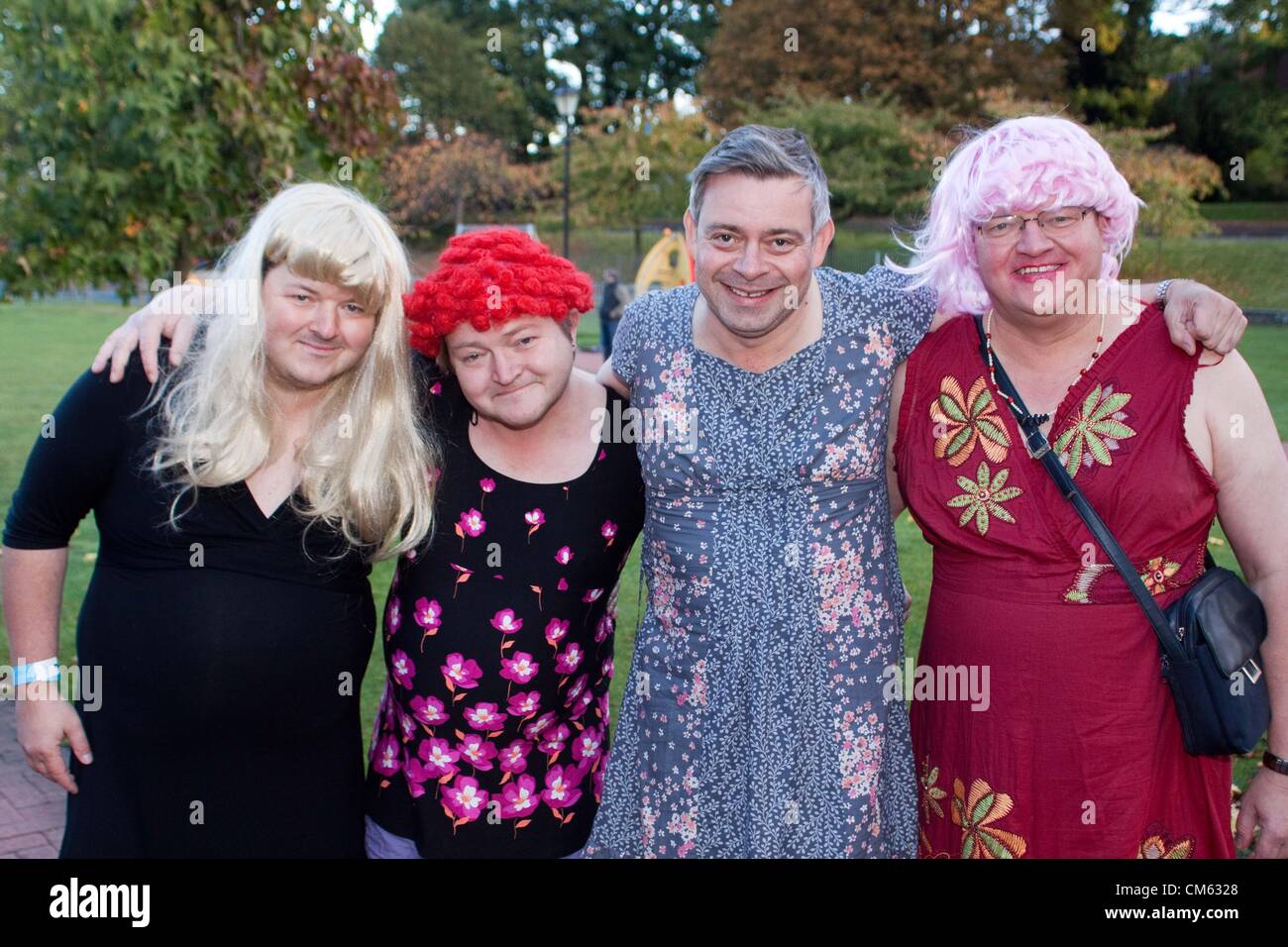 Mannen Die Zich Verkleden Als Vrouw