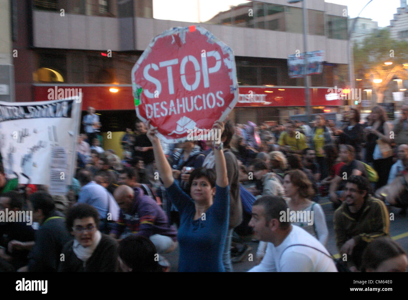 Barcelona, Spanien. 13. Oktober 2012. Globales Rauschen protestiert gegen Staatsverschuldung - Barcelona Stockfoto