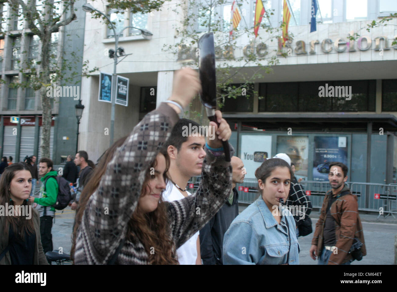 Barcelona, Spanien. 13. Oktober 2012. Globales Rauschen protestiert gegen Staatsverschuldung - Barcelona Stockfoto