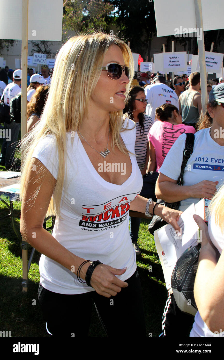 13. Oktober 2012 - Hollywood, Kalifornien, US - I15546CHW. Jessica Drake und Team böse an der 28. AIDS Walk Los Angeles. West Hollywood Park, West Hollywood, CA .10/14/2012. JESSICA DRAKE. 2012 (Kredit-Bild: © Clinton Wallace/Globe Photos/ZUMAPRESS.com) Stockfoto