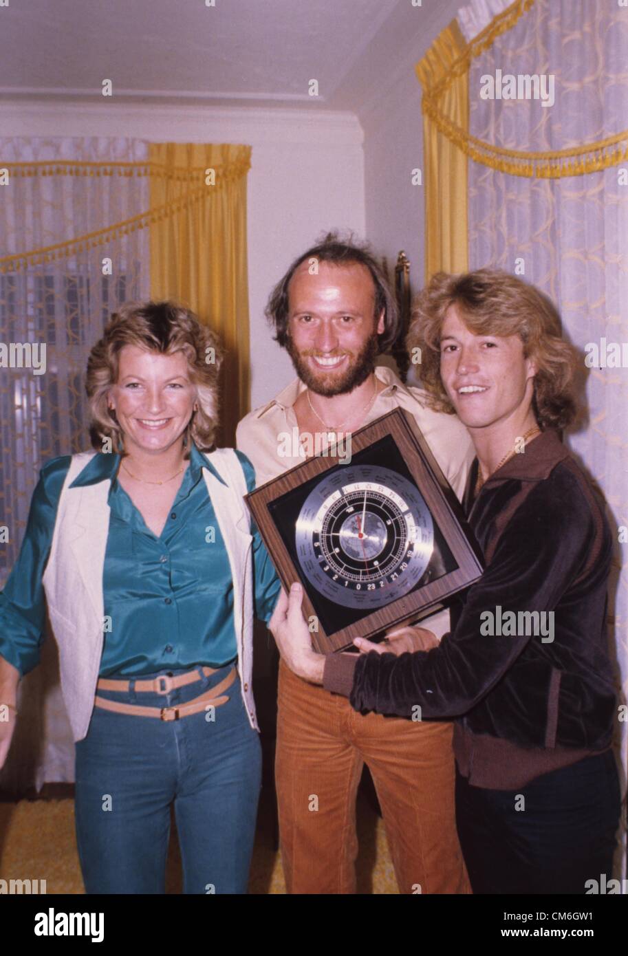 ANDY GIBB mit Biene Gees 1979. (Kredit-Bild: © Bob Sherman/Globe Photos/ZUMAPRESS.com) Stockfoto