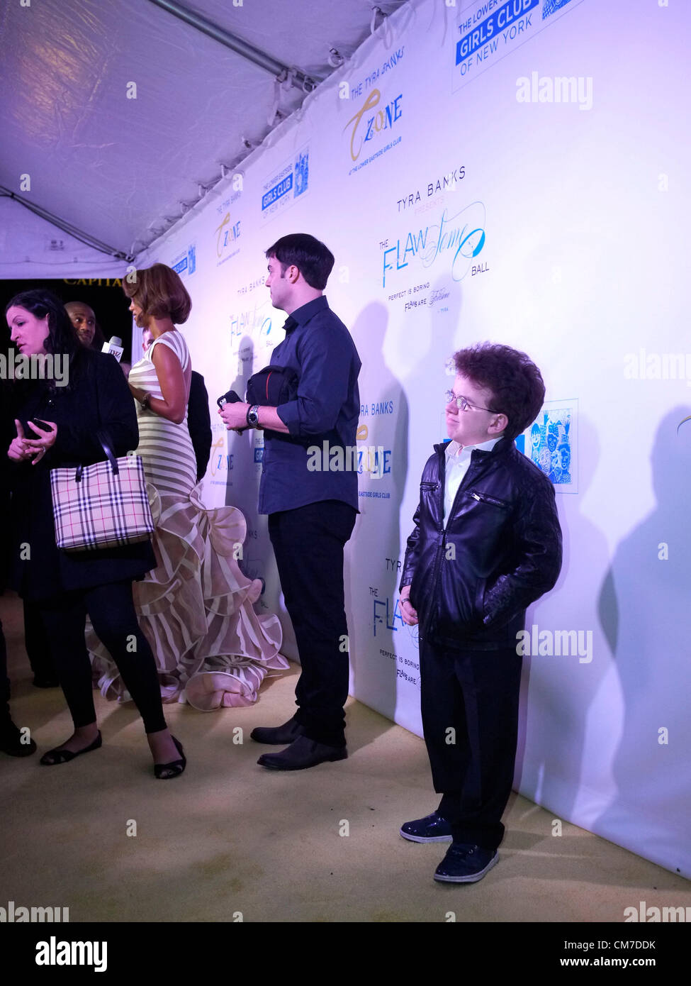 18. Oktober 2012 - New York, New York, USA - KEENAN CAHILL kommt für die "Flawsome Ball" am Capitale in New York TZONE profitieren, ein Jugend-Entwicklung-Programm erstellt von T. Banken und die unteren Eastside Girls Club. (Kredit-Bild: © John Marshall Mantel/ZUMAPRESS.com) Stockfoto