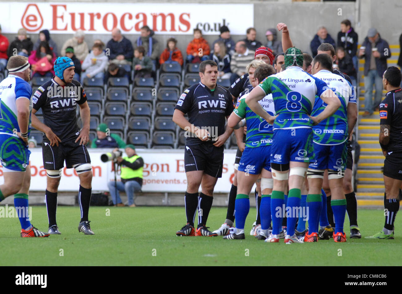 27. Oktober 2012 - RaboDirect Pro 12 - Fischadler V Connacht - Swansea - UK: Fischadler Aaron Jarvis. Stockfoto