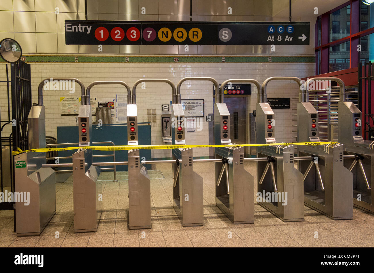 NEW YORK - 28 Okt.: Alle u-Bahn-System in New York wegen der Ankunft des Hurrikans Sandy am 28. Oktober 2012 geschlossen Stockfoto