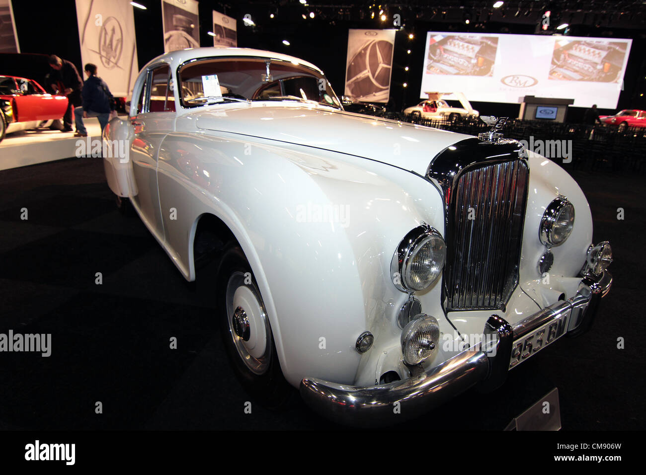 RM Auktionen Vorschau auf 90iconic Autos unter dem Hammer am Mittwoch im Battersea Park Evolution Centre. Zu den Höhepunkten ist ein 1952 Bentley Continental R-Type Fastback Sport. Schätzung: £575.000 Ð £675.000)... London, Vereinigtes Königreich.  30 10 2012 Stockfoto