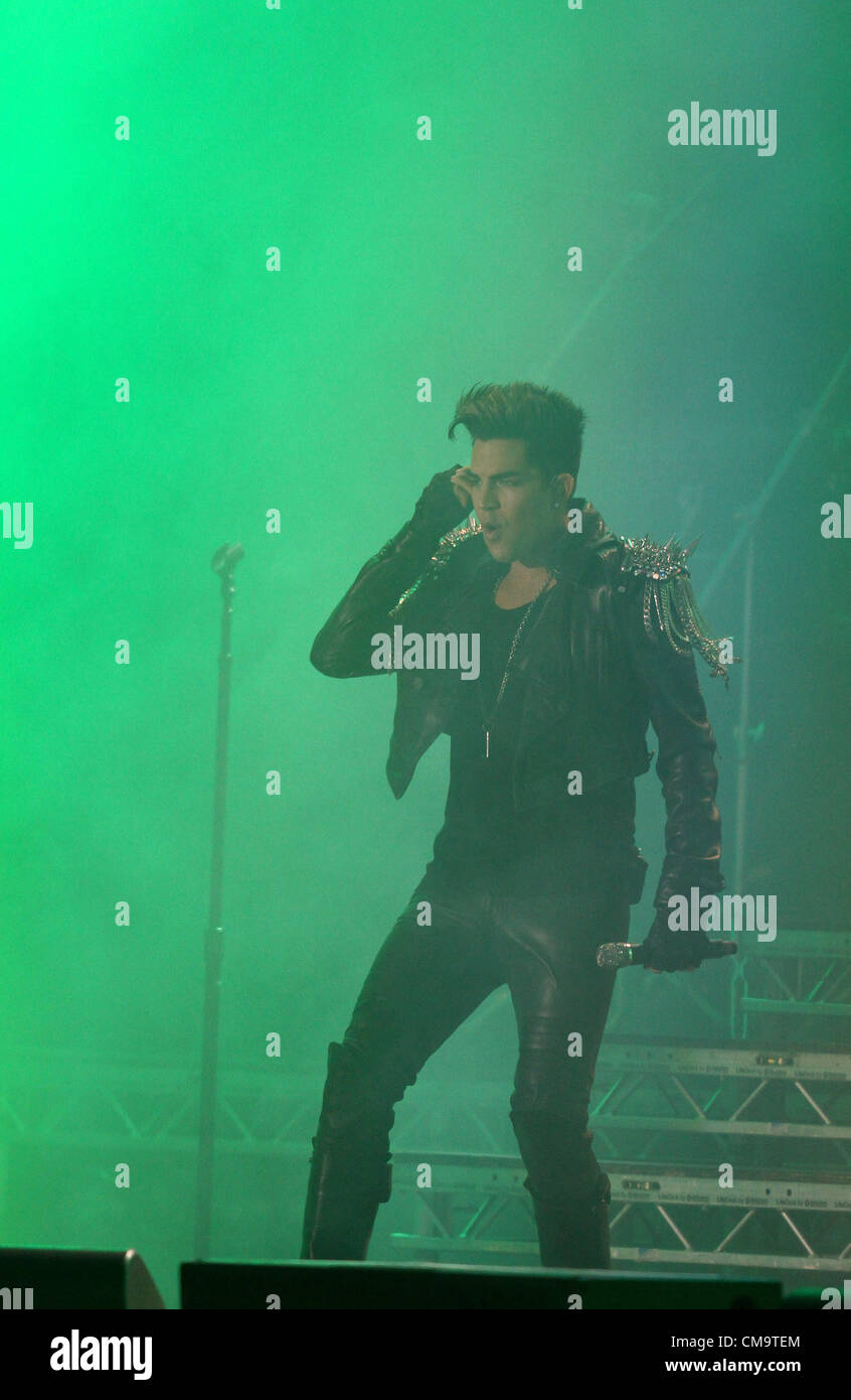 ADAM LAMBERT QUEEN ANTI AIDS Konzert Independence SQUARE UKRAINE 30. Juni 2012 Stockfoto