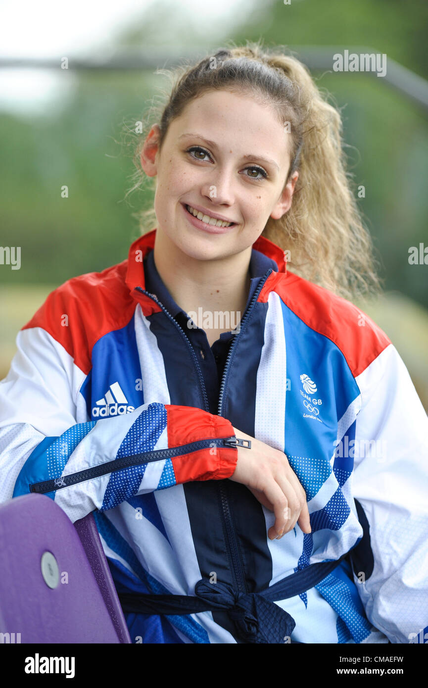 GB-Gymnastik Team Ankündigung an der Loughborough University 4.7.12 Louisa Pouli rhythmische Gruppenmitglied Stockfoto