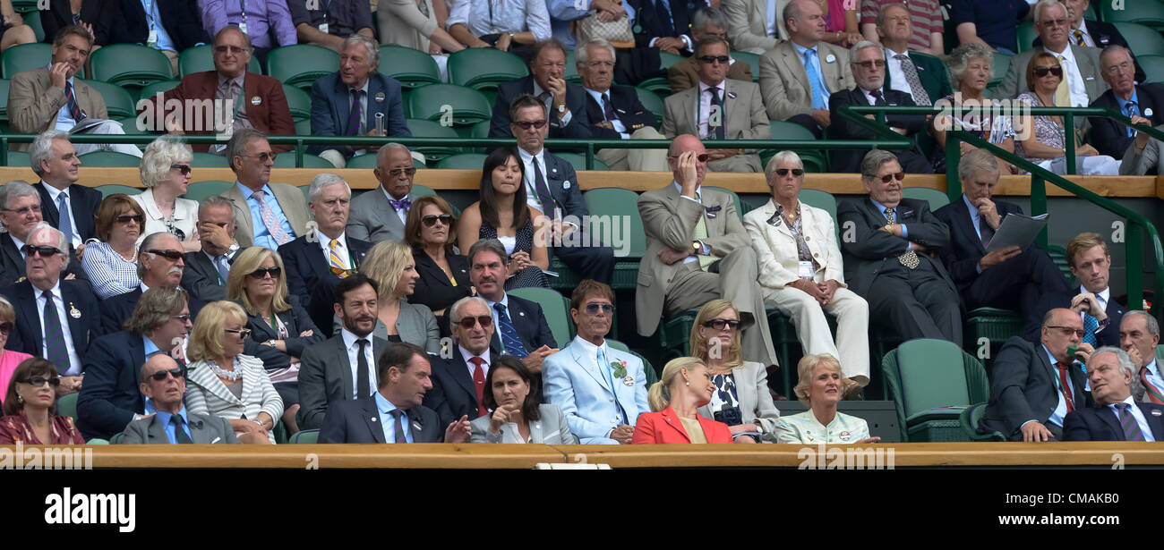 05.07.2012. der All England Lawn-Tennis and Croquet Club. London, England. Prominenten sehen Sie Agnieszka Radwanska Polens gegen Angelique Kerber Deutschlands während Damen Halbfinale in Wimbledon Tennis Championships in The All England Lawn Tennis and Croquet Club. London, England, Vereinigtes Königreich Stockfoto