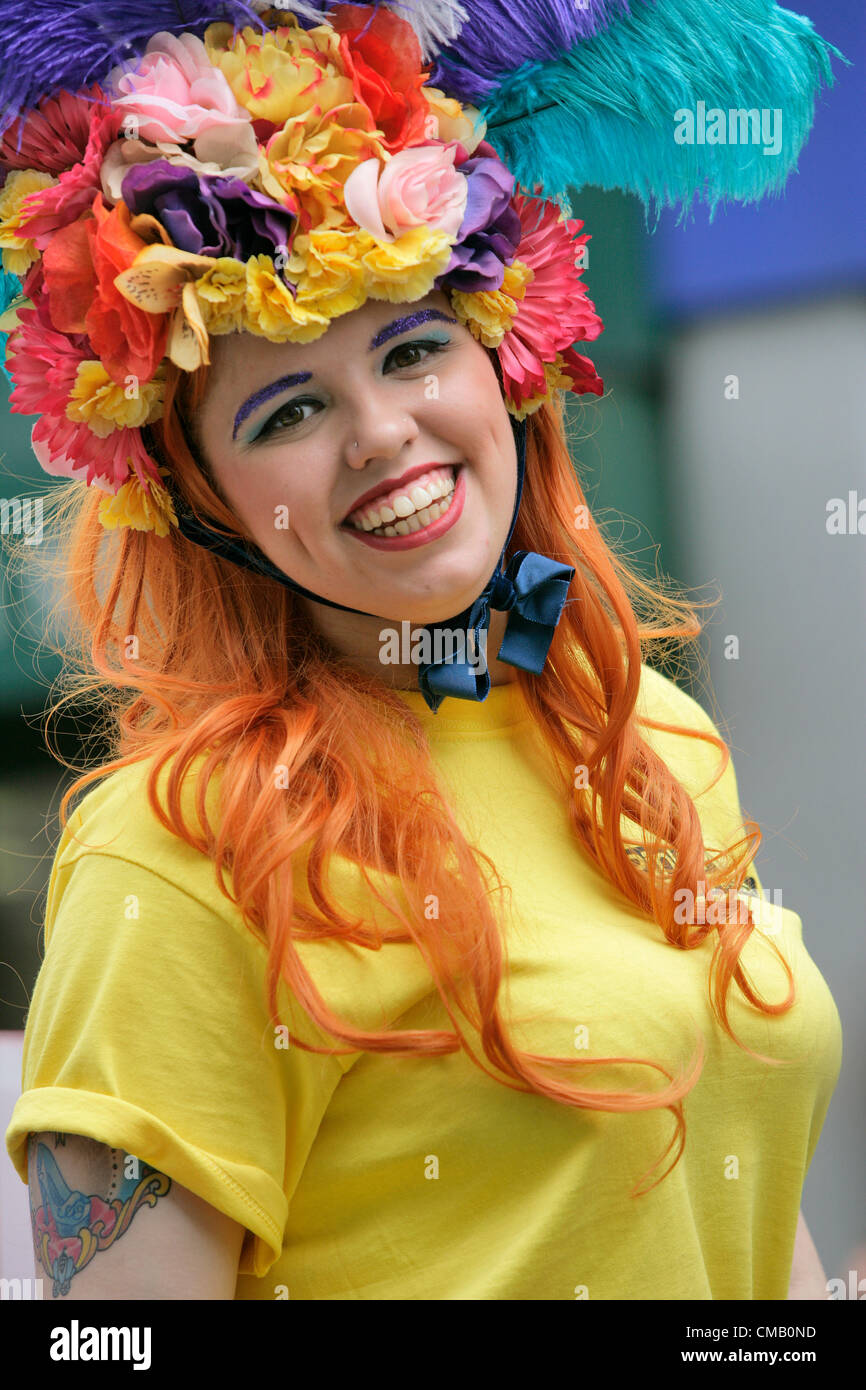 Teilnehmer an Gay Pride London Prozession, Baker Street, London, England, UK, Europa Stockfoto