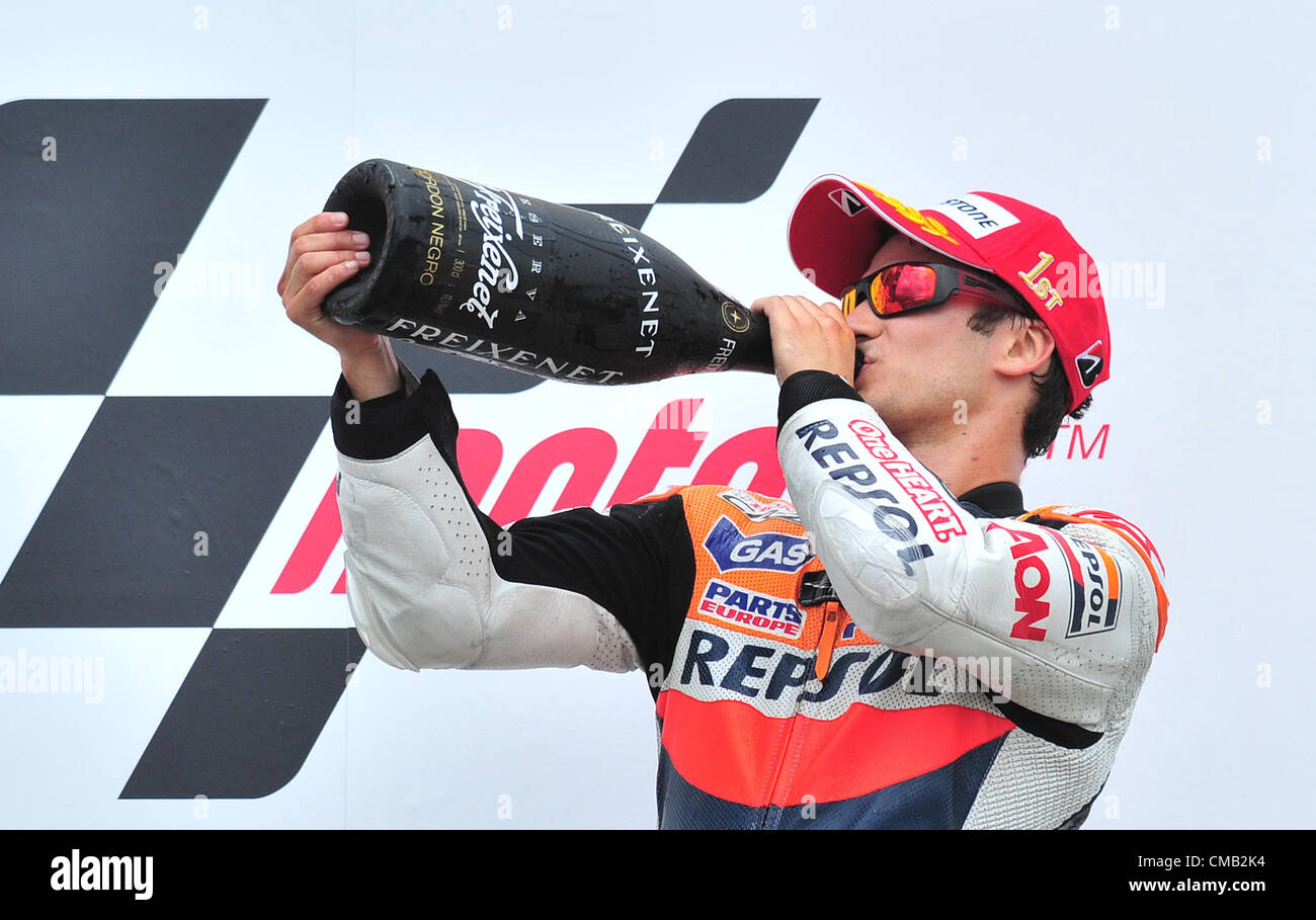 Hohenstein-Ernstthal, Deutschland, 8. Juli 2012.  Der Spanier Daniel Pedrosa Team Repsol Honda feiert seinen Sieg im deutschen Moto Grand Prix. Stockfoto
