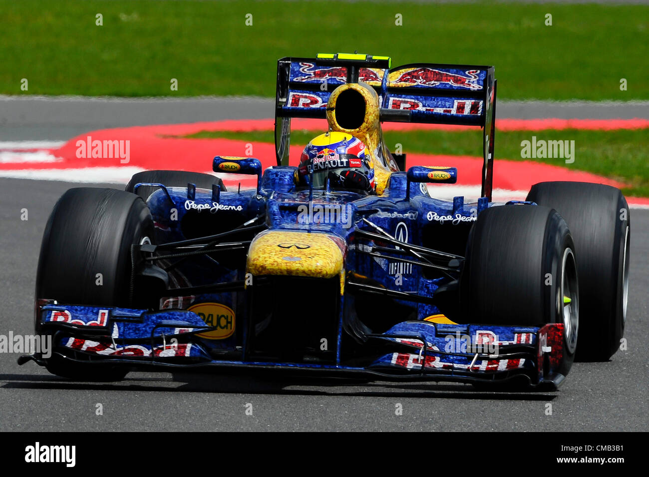 08.07.2012 Towcester, England. Mark Webber aus Australien und Red Bull Racing in Aktion während des Rennens beim britischen Grand Prix Santander, Runde 9 der 2012 FIA Formel 1 Weltmeisterschaft in Silverstone. Stockfoto