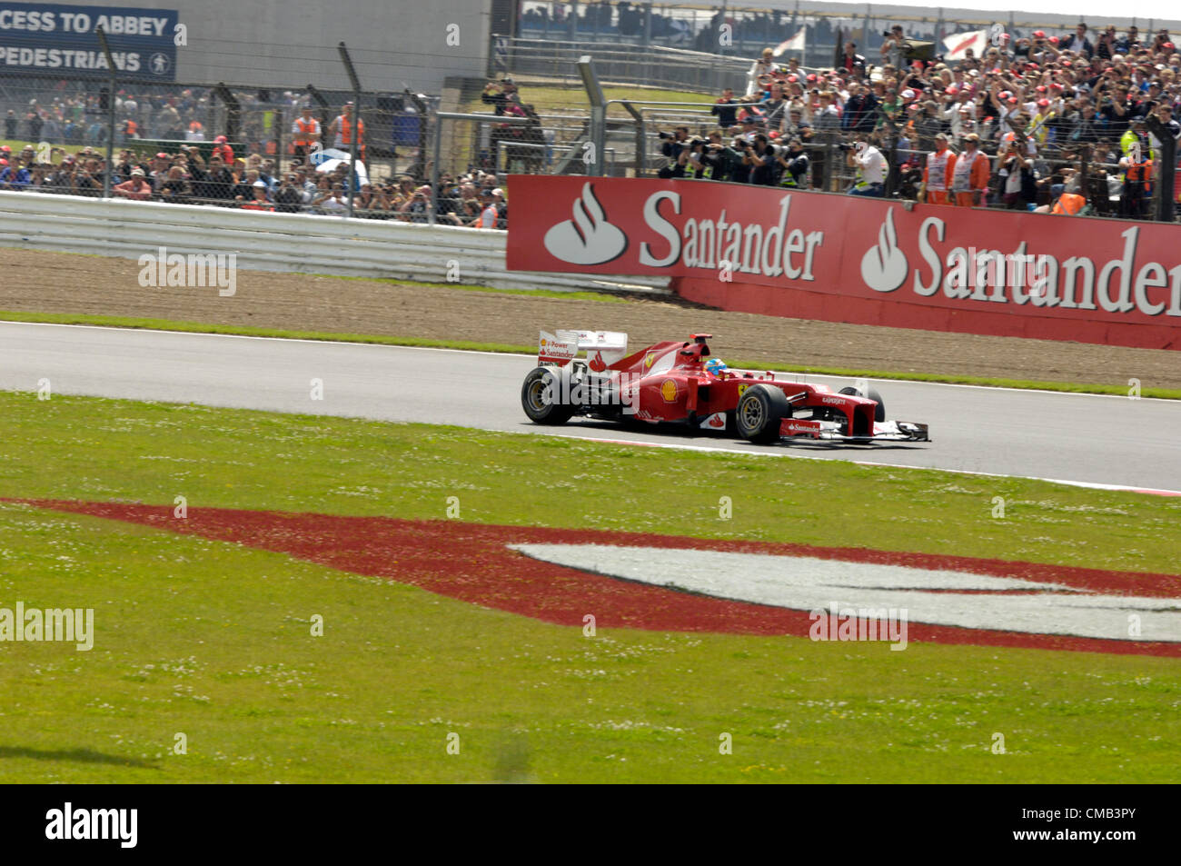 SILVERSTONE, Großbritannien, 8. Juli 2012. Fernando Alonso in der britischen Formel 1 Grand Prix fahren. Stockfoto