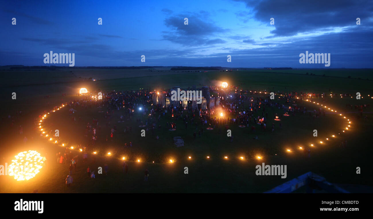 Stonehenge uk-10-07 12 Feuer Garten in Stonehenge, erstellt von französischen Outdoor-Feuer Alchemisten Compagnie Carabosse, Stockfoto