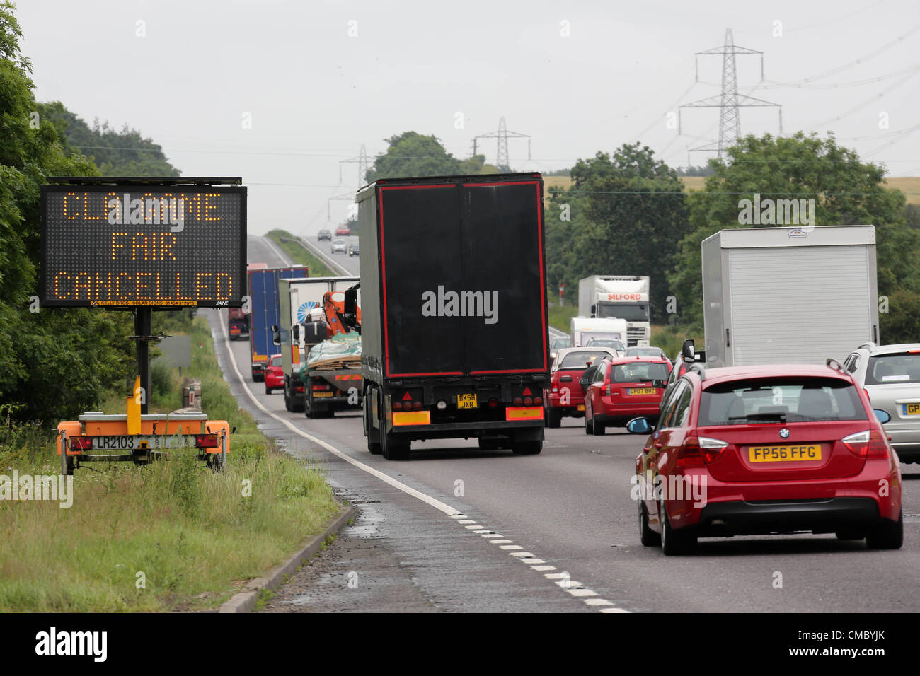 Lincolnshire, UK. 13. Juli 2012. Die CLA Game Fair geworden die neuesten Opfer zu diesem Sommer Wetter. Mehr als 150.000 Besucher, wo aufgrund an eines der größten Landschaft-Ereignisse in der Welt in diesem Jahr teilzunehmen, um im Belvoir Castle,Lincolnshire.The statt Ereignis nur einmal in 54 Jahre abgebrochen wurde Stockfoto