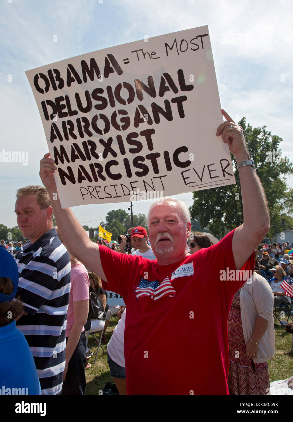 Belleville, Michigan - 14. Juli 2012 - ein 'Patrioten im Park' Rallye, organisiert von der Tea Party und die Amerikaner für den Wohlstand. Die Kundgebung wurde vom ehemaligen Alaskas Gouverneurin Sarah Palin behandelt. Stockfoto