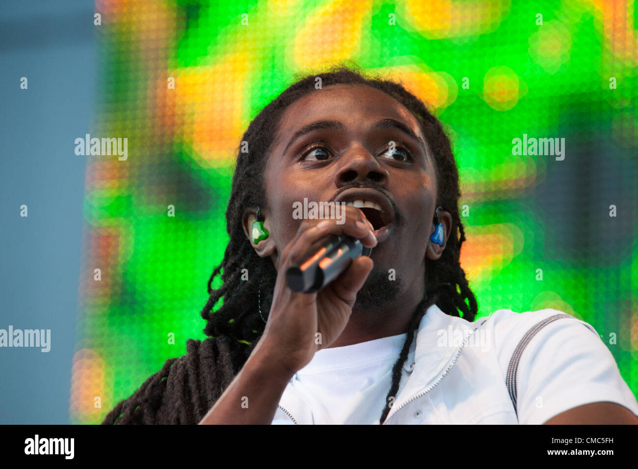 LINCOLN, CA - 14 Juli: Philip Bailey Jr mit Earth Wind and Fire führt auf Thunder Valley Casino Resort in Lincoln, Kalifornien am 14. Juli 2012 Stockfoto