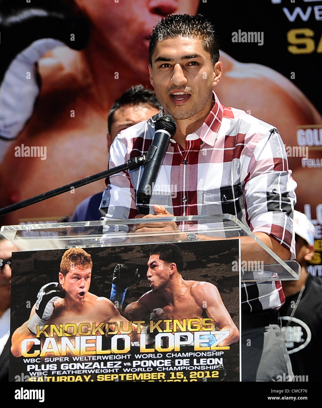 Juli 17,2012. Los Angeles CA. USA, Josesito Lopez, Breakout Superstar im Weltergewicht Gespräche auf der Pressekonferenz über seinen bevorstehenden Kampf mit Canelo Alvarez WBC Super Weltergewicht Weltmeister. Die beiden werden für die WBC Super Weltergewicht WM Kampf statt Samstag, 15. September, im MGM Grand in Las Vegas NV, kämpfen, die auf SHOWTIME live im Fernsehen übertragen wird. (Kredit-Bild: © gen Blevins/ZUMAPRESS.com) Stockfoto