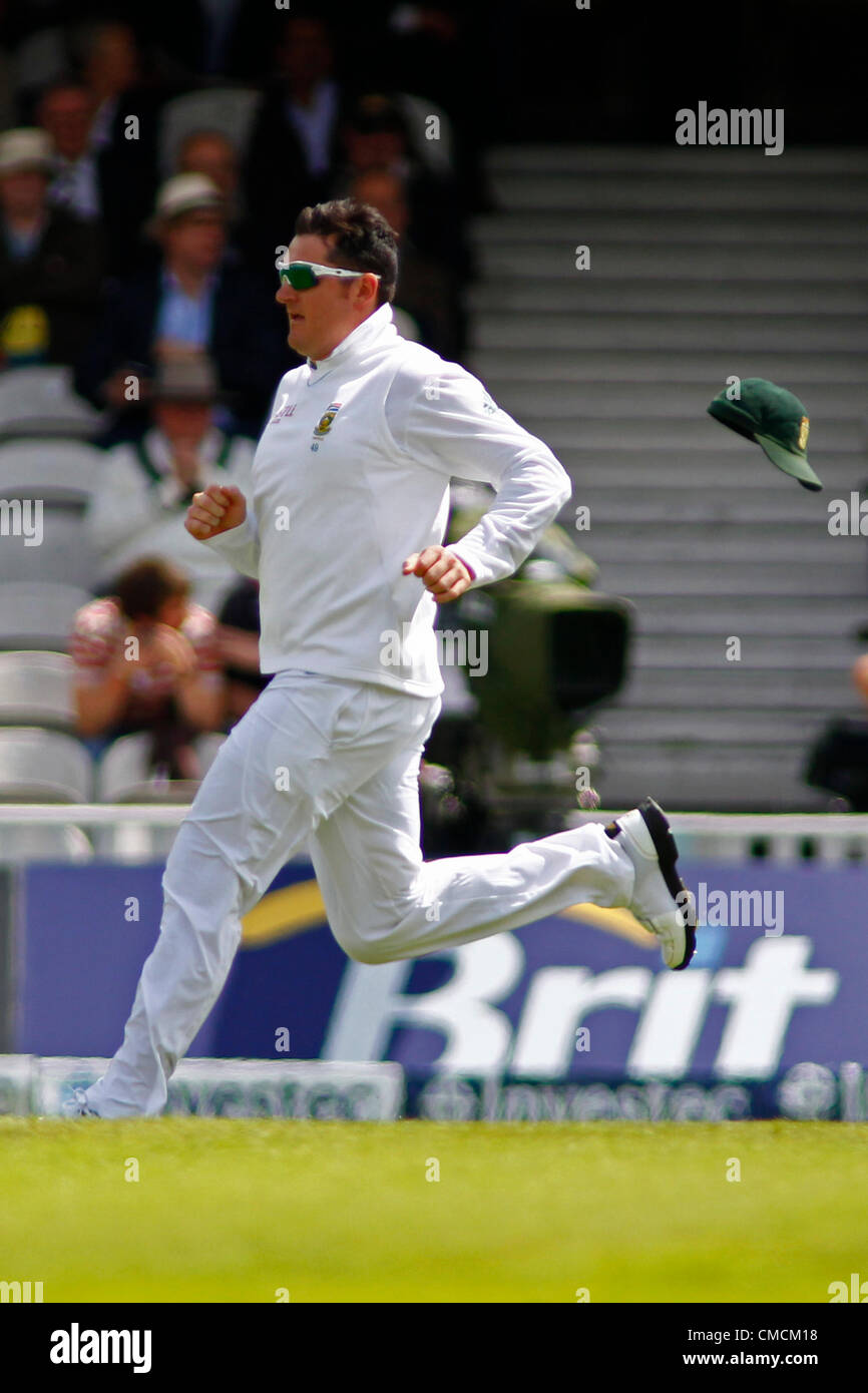 VEREINIGTES KÖNIGREICH. 19.07.2012 London, England. Südafrikas Graeme Smith während der Investec Cricket Test Länderspiel zwischen England und Südafrika, spielte auf dem Kia Oval Cricket Ground: obligatorische Kredit: Mitchell Gunn Stockfoto