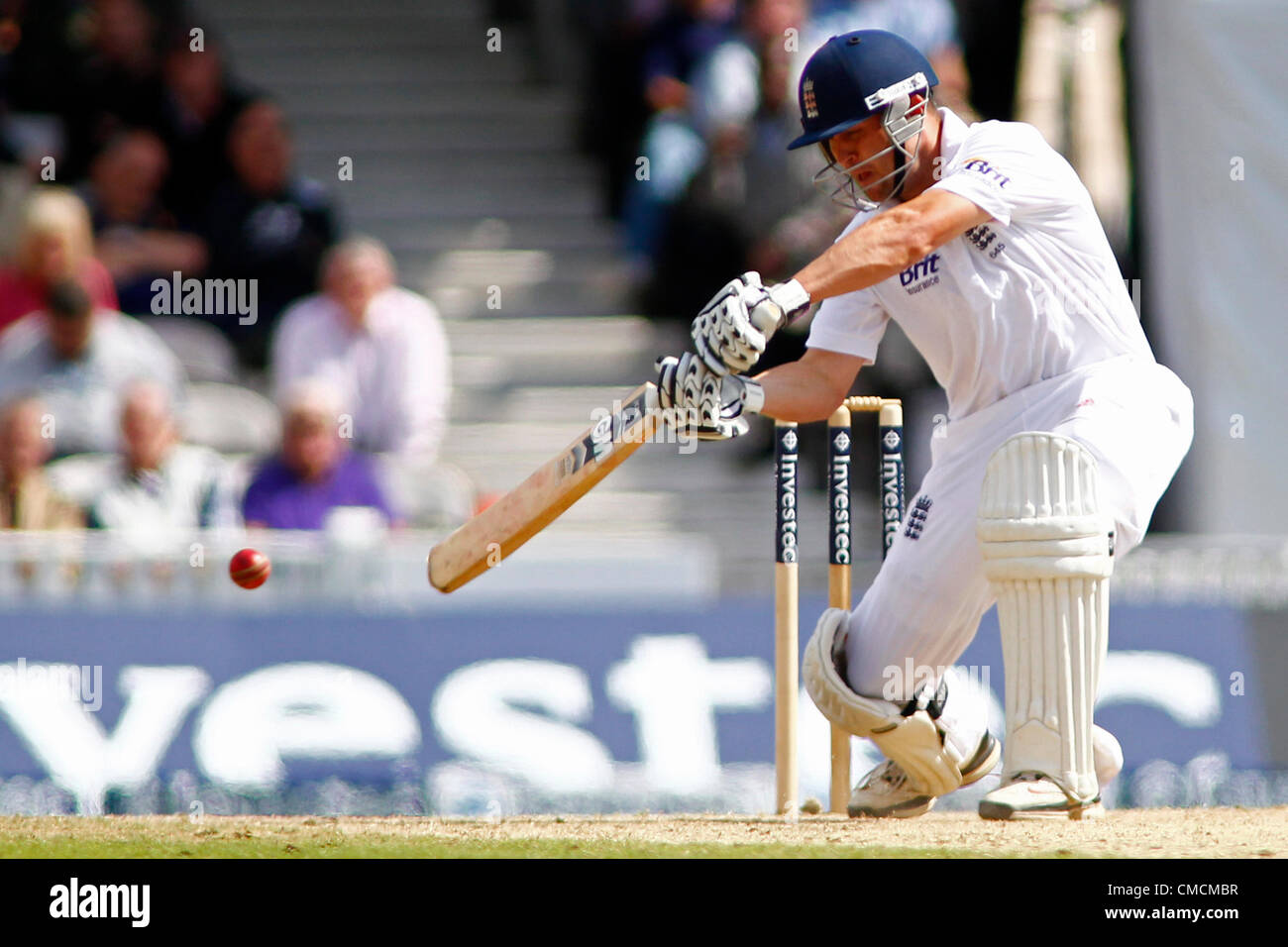 19.07.2012 London, England. Englands Jonathan Trott während der Investec Cricket Test Länderspiel zwischen England und Südafrika, spielte auf dem Kia Oval Cricket Ground: obligatorische Kredit: Mitchell Gunn Stockfoto