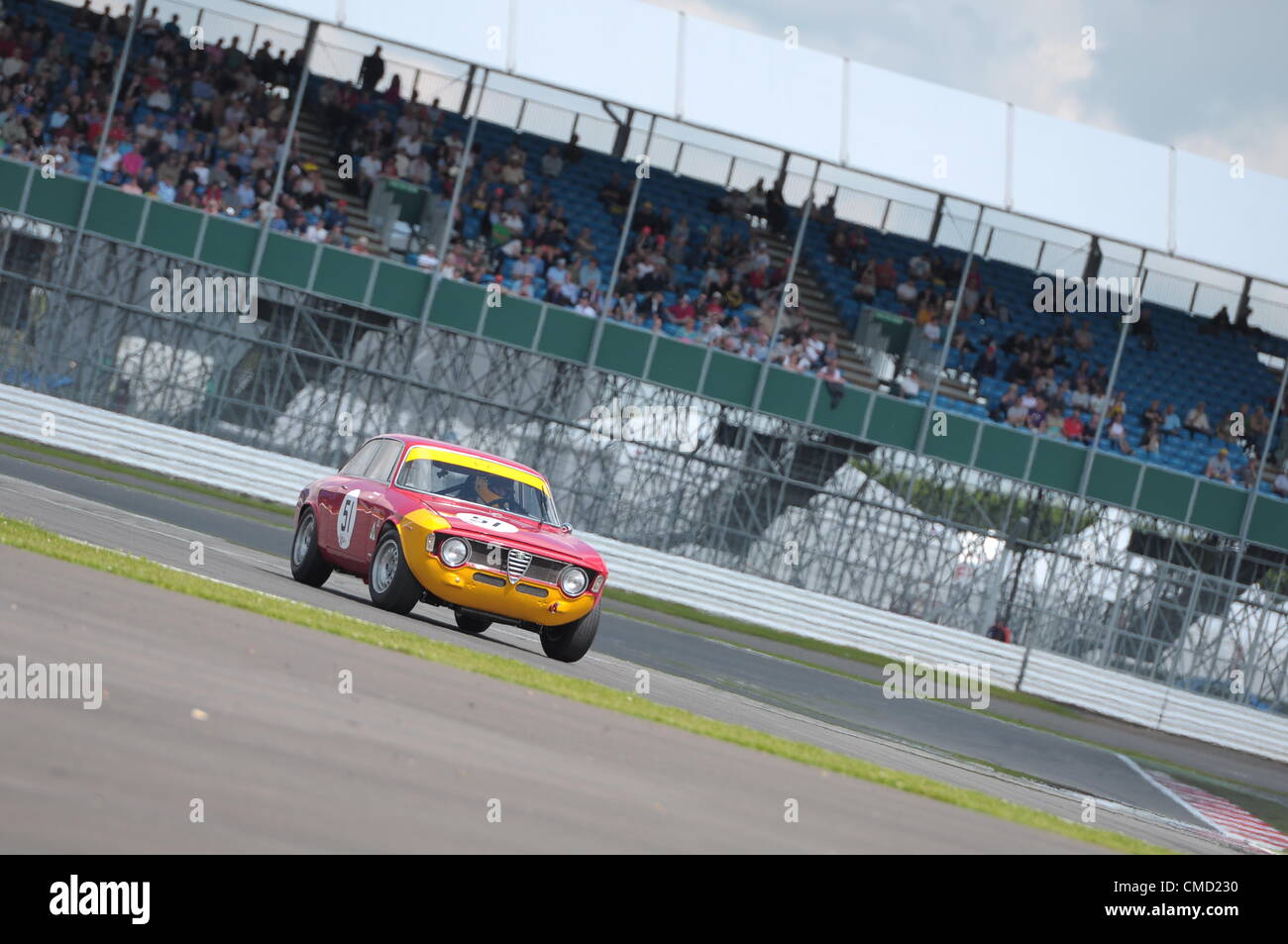 21. Juli 2012, Silverstone im Vereinigten Königreich Alex Furiani Alfa Romeo Sprint GTA während Alan Mann Trophy für unter 2 Liter Tourenwagen-Rennen in Silverstone Classic 2012 Stockfoto