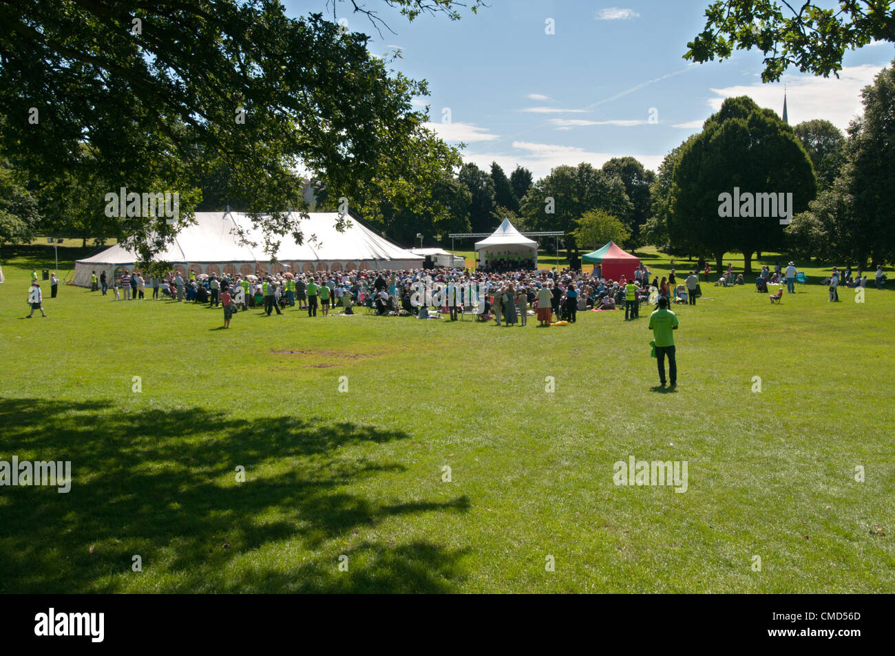 Gemeinsamen christlichen Gottesdienst am Gadebridge Park, Hemel Hempstead, Hertfordshire, England am Sonntag, 22. Juli 2012. In Hemel ist eine Woche lang-Community-Event in Hemel Hempstead. Bildnachweis: Carpe Diem / Alamy Live News Stockfoto