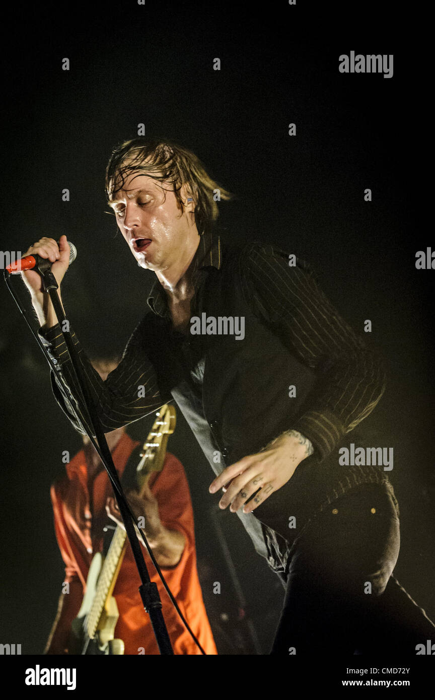 22. Juli 2012 - Toronto, Ontario, Kanada - schwedische Hardcore-Punk-Band verweigert bei Sound Academy in Toronto durchgeführt. Im Bild - lead-Sänger DENNIS LYXZEN (Credit-Bild: © Igor Vidyashev/ZUMAPRESS.com) Stockfoto