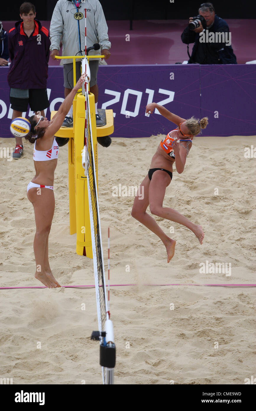 HOLLAND V Spanien WOMENS BEACH VOLLEYBALL HORSE GUARDS PARADE LONDON ENGLAND 29. Juli 2012 Stockfoto