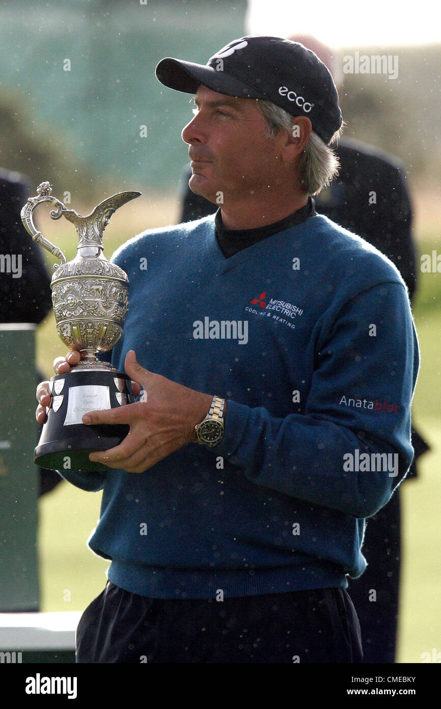 Ayrshire, Großbritannien. 29. Juli 2012. Fred COUPLES Gewinner der Rolex Senior Open Championship von Turnberry mit seiner Trophäe Stockfoto