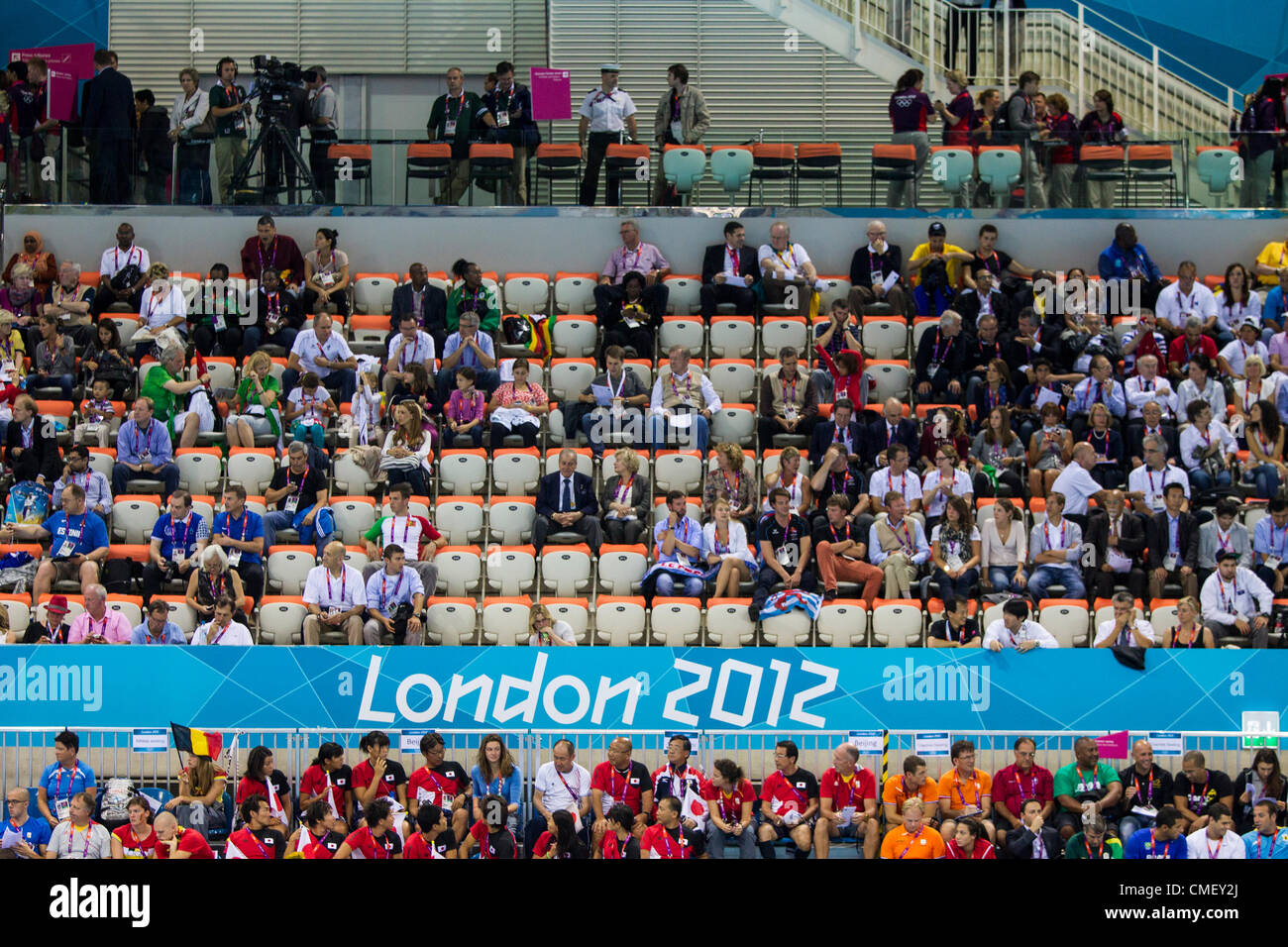 Leere Sitze im Aquatics Center für das Baden-Finale am 31. Juli 2012 bei den Olympischen Sommerspielen 2012 in London Stockfoto