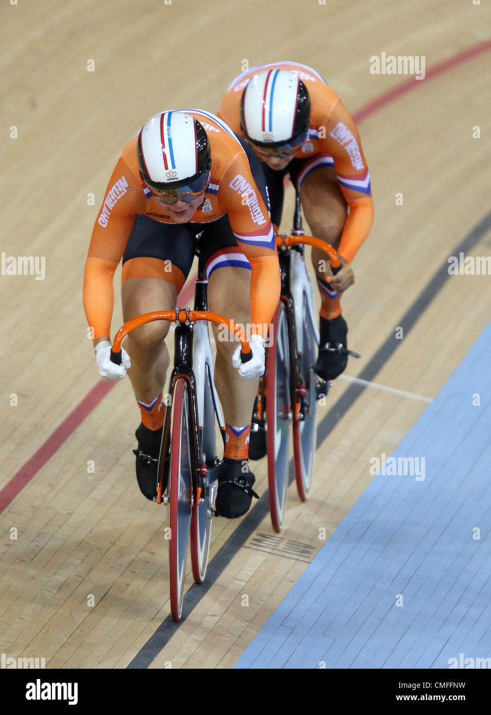 WILLY KANIS & YVONNE HIJENAAR HOLLAND STRATFORD LONDON ENGLAND 2