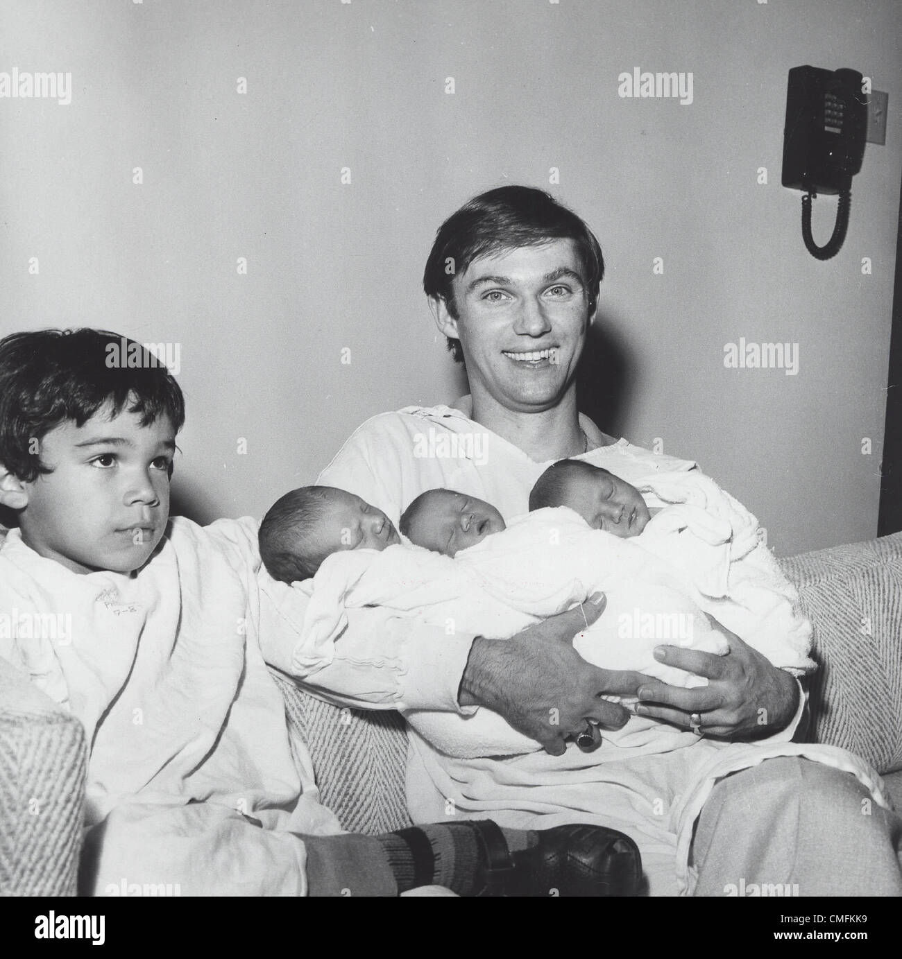 RICHARD THOMAS mit Sohn Richard Francisco, Triplet Töchter Barbara