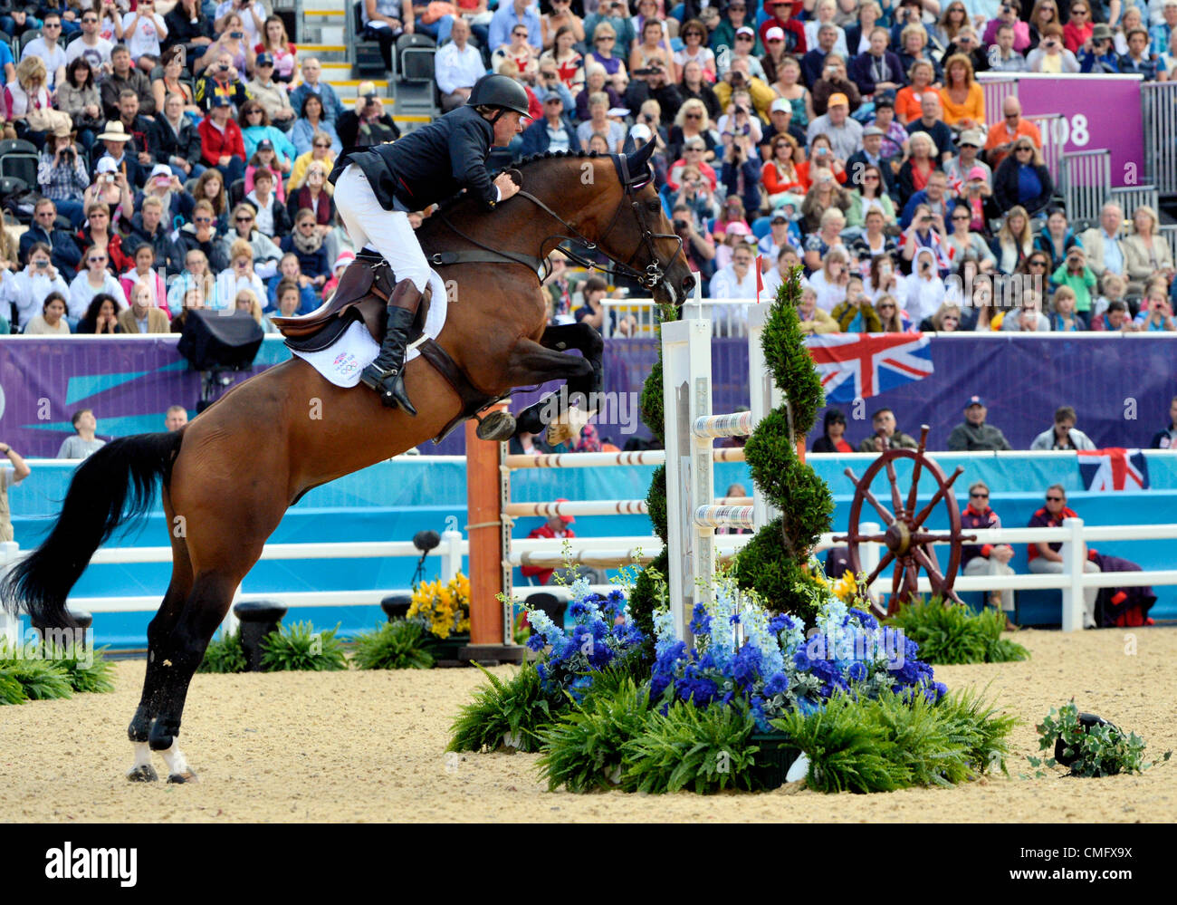 London, UK. 4. August 2012. Greenwich Park. Olympische individuelle springen, Qualifikation. Nick Skelton, Großbritannien. Liegen insgesamt mit einem klaren 1. Runde Stockfoto