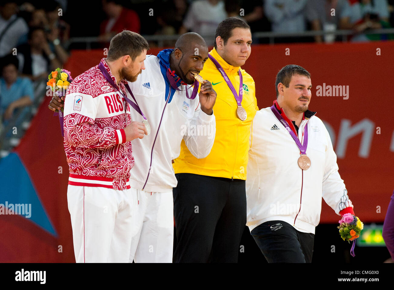 (L-R) Aleksandr Mikhailine (RUS), Teddy Riner (FRA), Rafael Silva (BRA), Andreas Tolzer (GER), 3. August 2012 - Judo: Männer + 100 kg Medaillenvergabe bei ExCeL in London 2012 Olympische Spiele in London, Vereinigtes Königreich.   (Foto von Enrico Calderoni/AFLO SPORT) [0391] Stockfoto