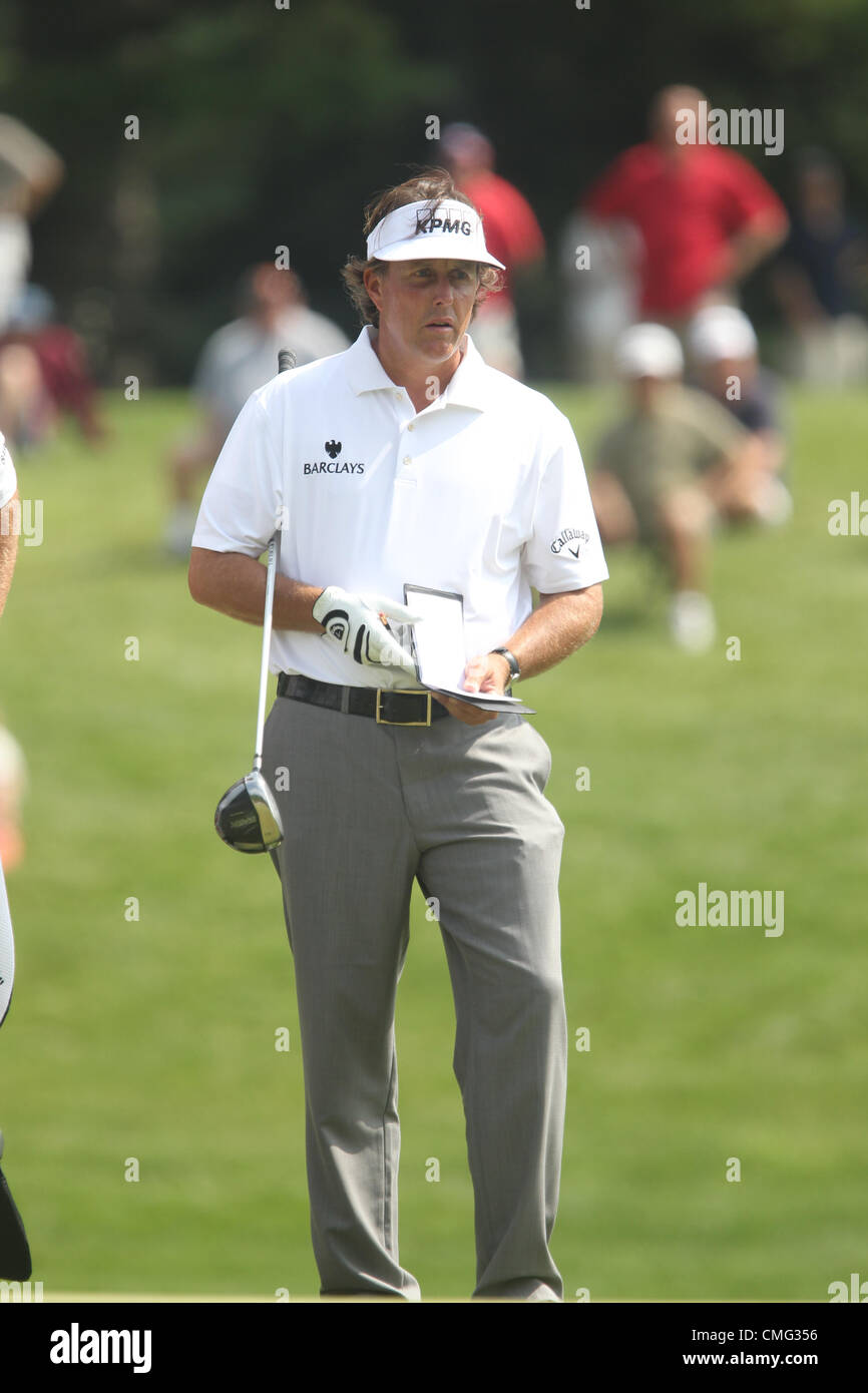 04.08.2012. Akron, USA.  Phil Mickelson in der dritten Runde der World Golf Championship-Bridgestone Invitational im Firestone Country Club in Akron, Ohio. Stockfoto