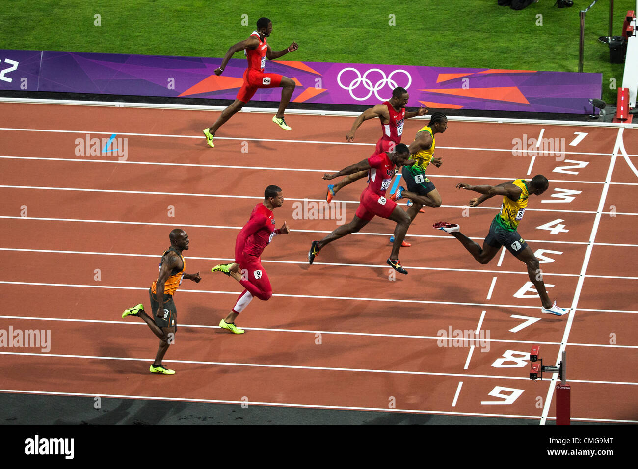 Usain Bolt (JAM) nach dem Gewinn der Männer 100m Finale bei den Olympischen Sommerspielen 2012 in London Stockfoto