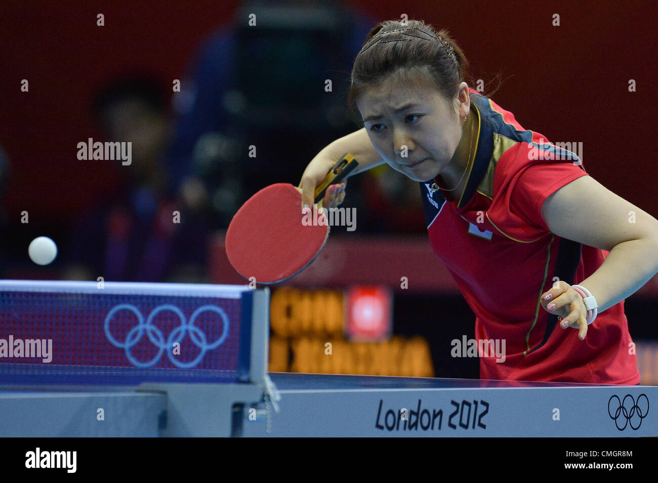 LONDON, ENGLAND - AUGUST 7, Ai Fukuhara von Japan während der Womens Team-Goldmedaille-Tischtennis-match zwischen Japan und China in der Exel Ausstellungshalle am 7. August 2012 in London, England-Foto von Roger Sedres / Gallo Images Stockfoto