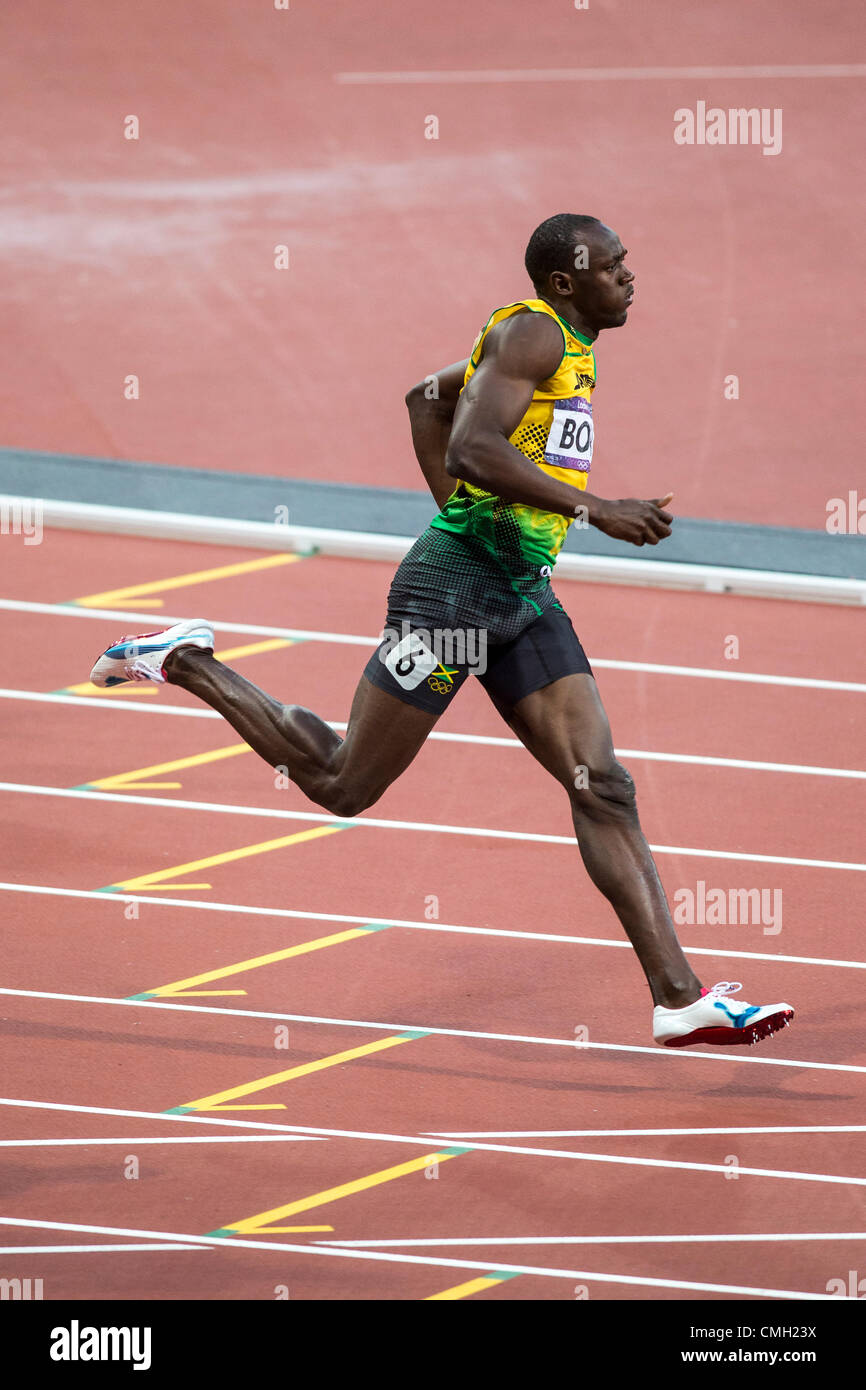 8. August 2012. Usain Bolt (JAM) im Wettbewerb mit den Herren 200m Halbfinale bei den Olympischen Sommerspielen 2012 in London Stockfoto